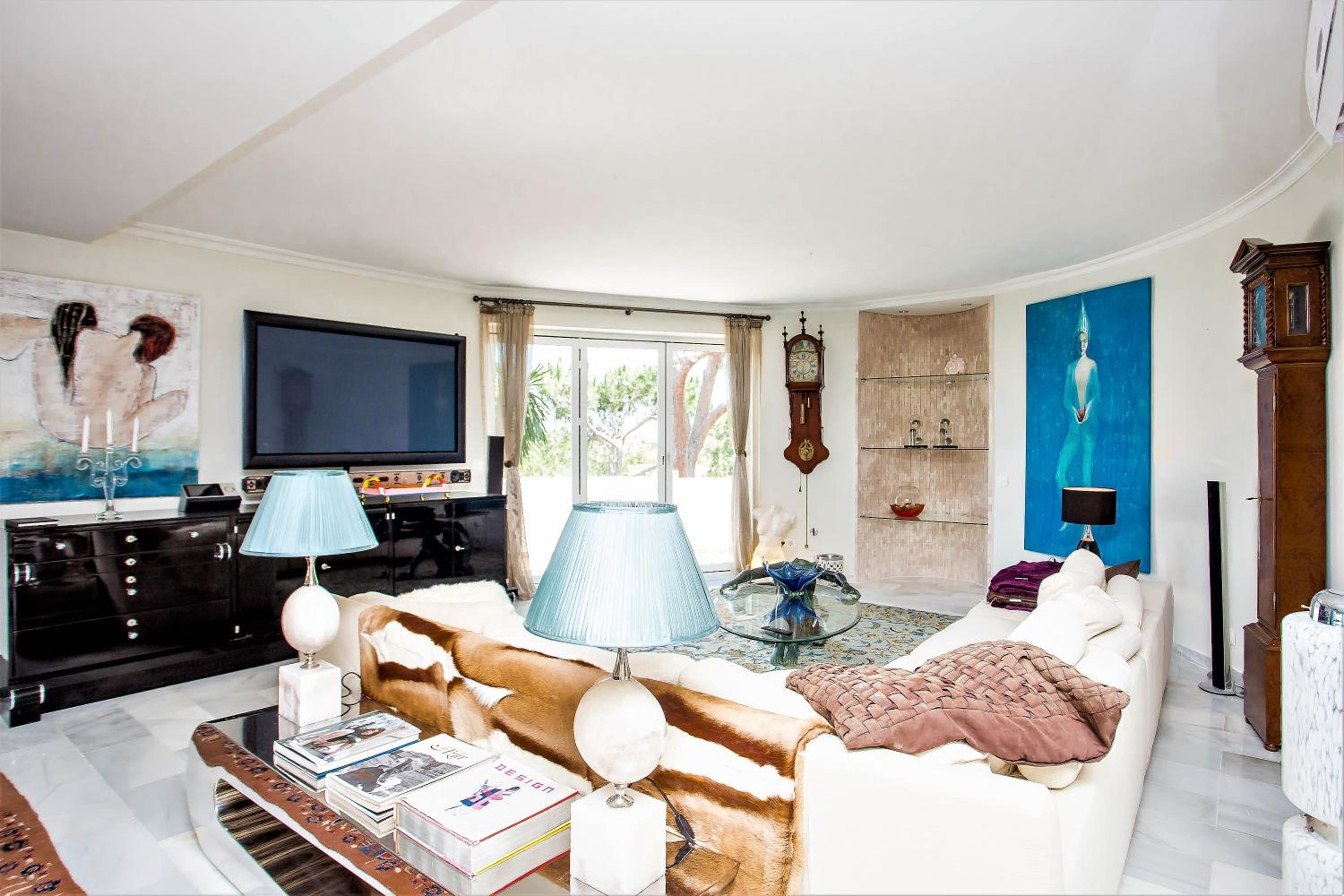 Marbella Vacations - Luxury Villa with swimming pool and Jacuzzi - Property Image 27