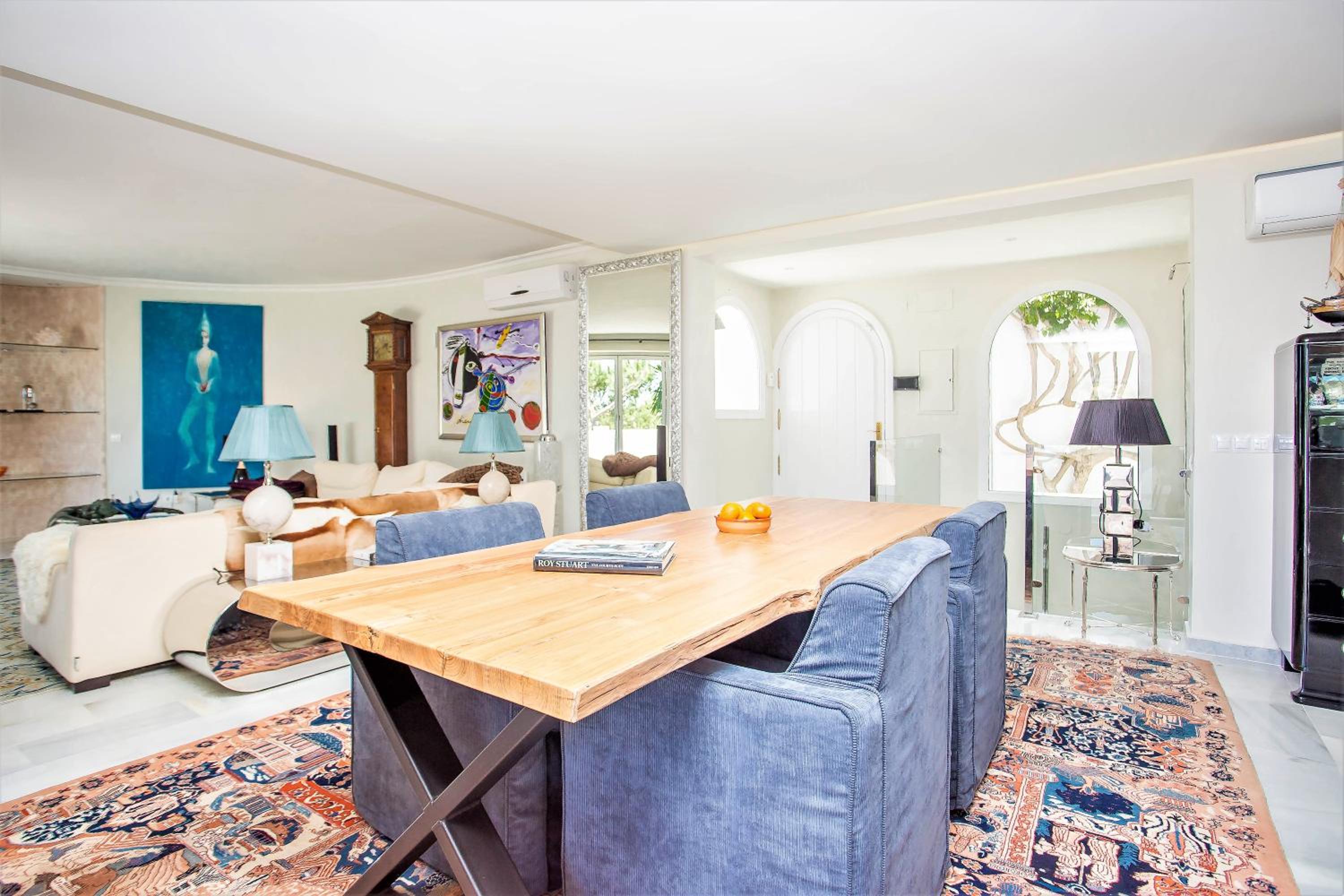 Marbella Vacations - Luxury Villa with swimming pool and Jacuzzi - Property Image 25