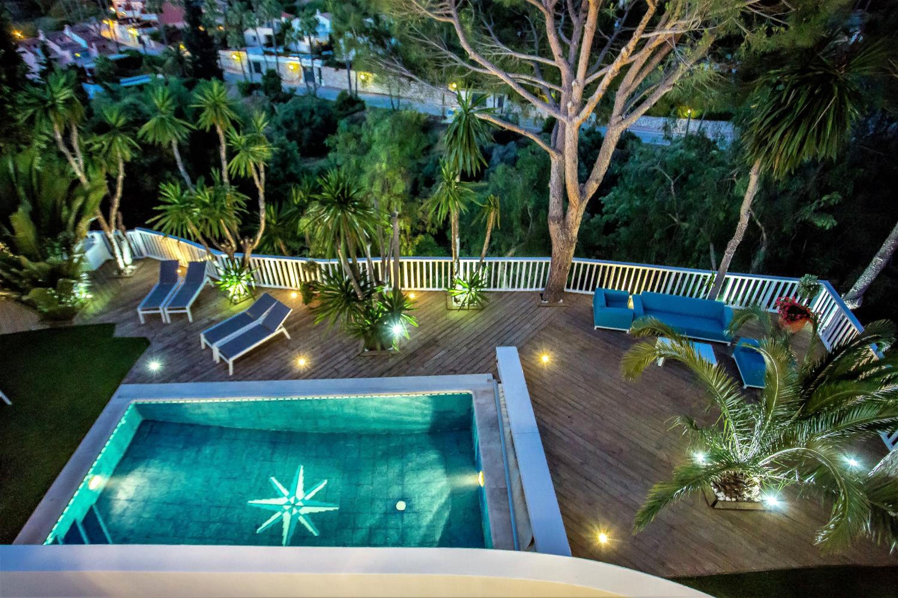 Marbella Vacations - Luxury Villa with swimming pool and Jacuzzi - Property Image 19