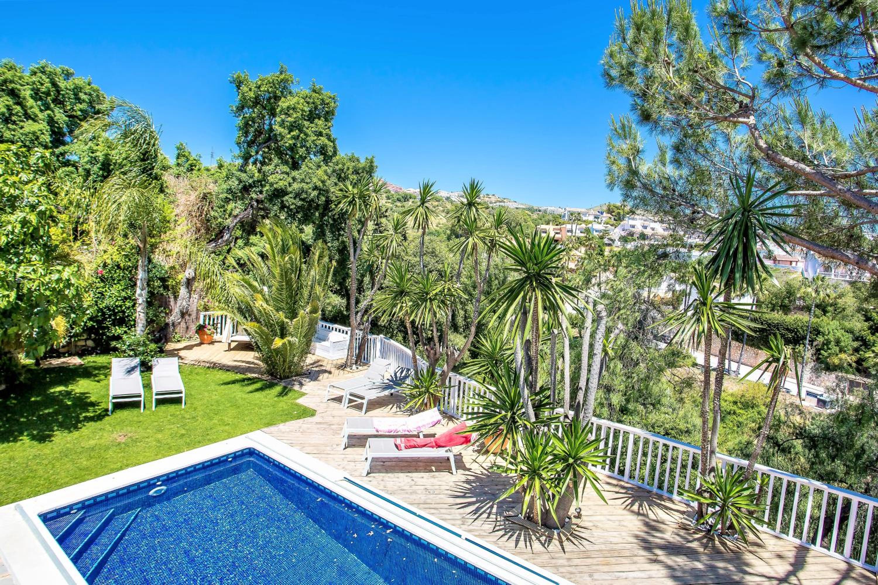 Marbella Vacations - Luxury Villa with swimming pool and Jacuzzi - Property Image 18