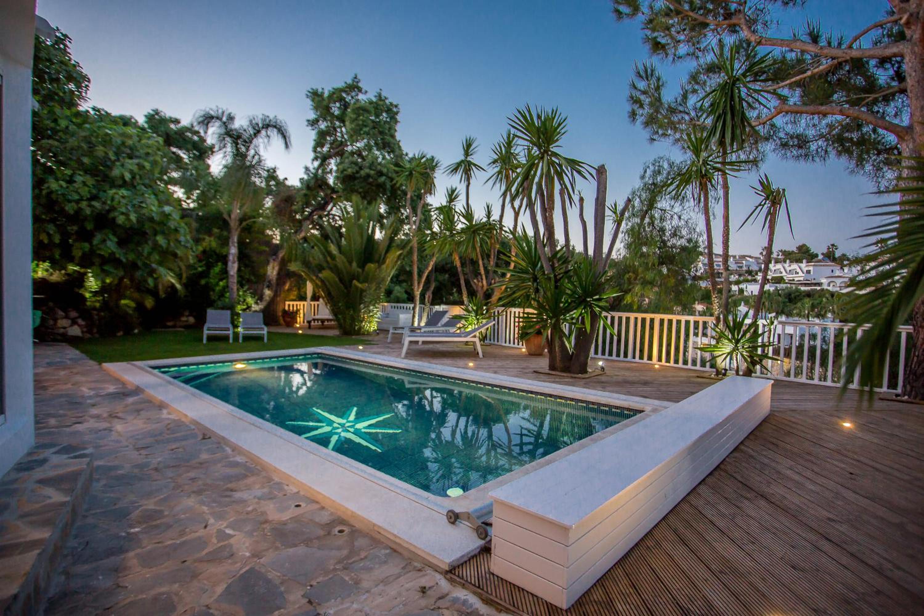 Marbella Vacations - Luxury Villa with swimming pool and Jacuzzi - Property Image 2