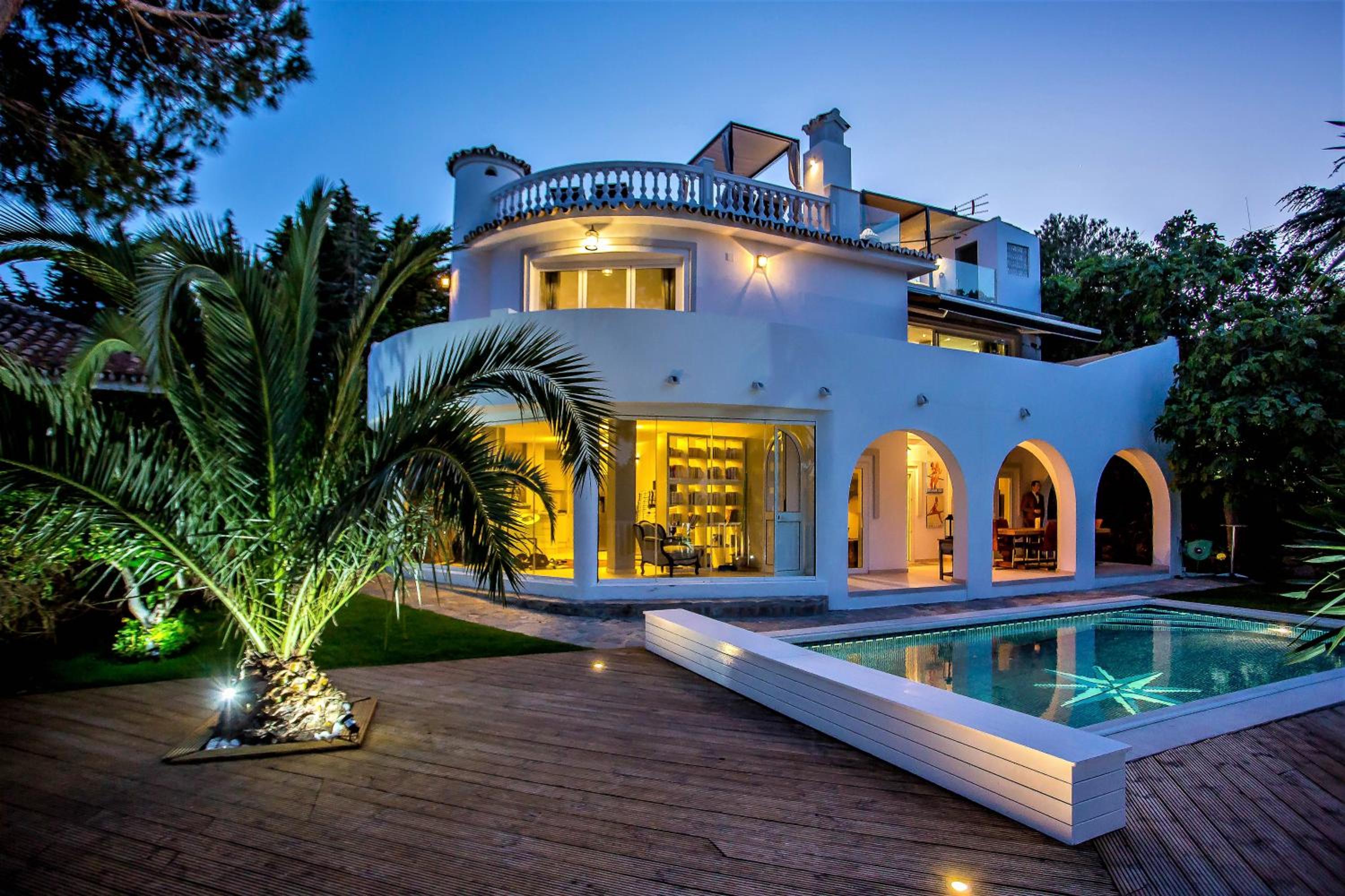 Marbella Vacations - Luxury Villa with swimming pool and Jacuzzi - Property Image 37