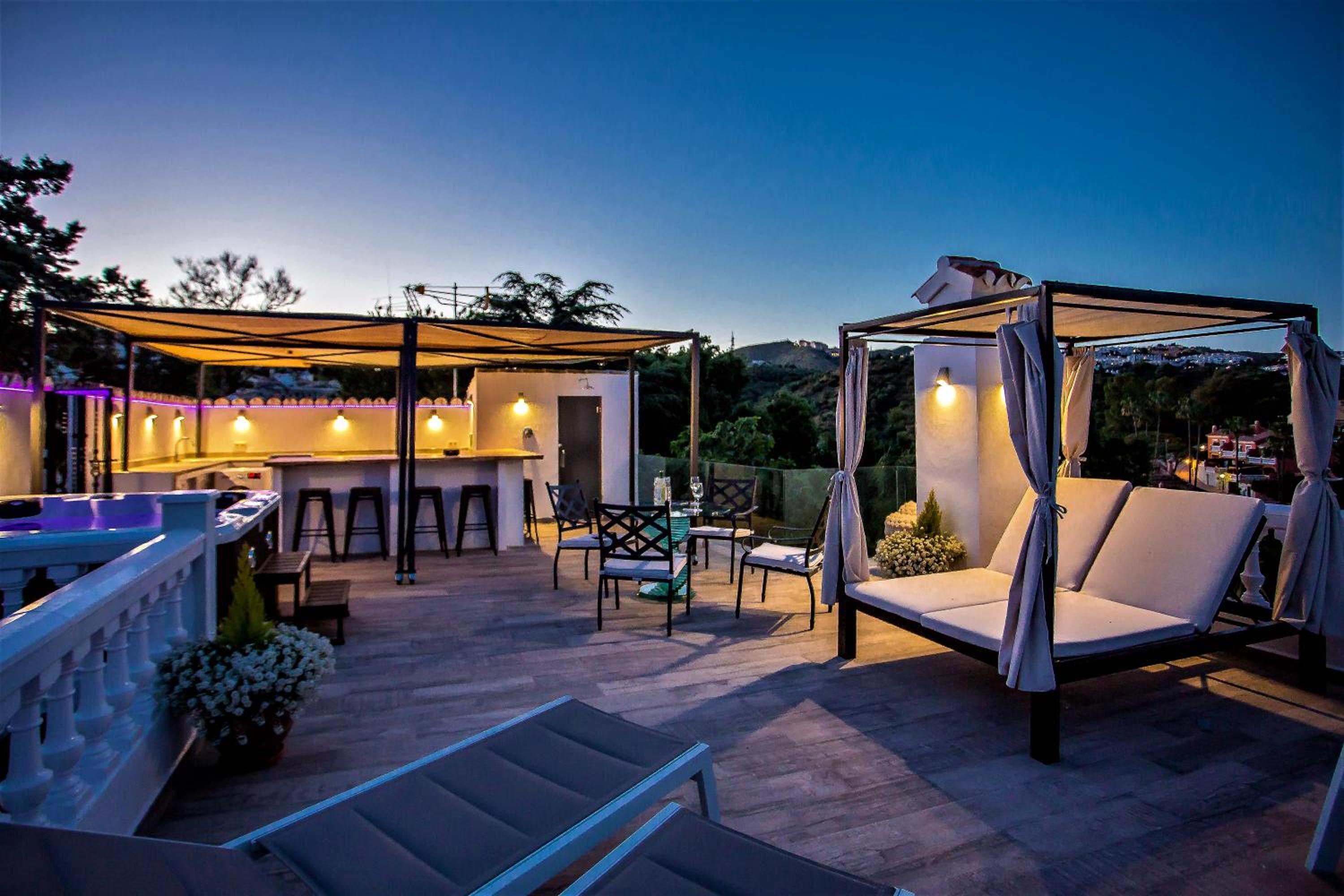 Marbella Vacations - Luxury Villa with swimming pool and Jacuzzi - Property Image 36