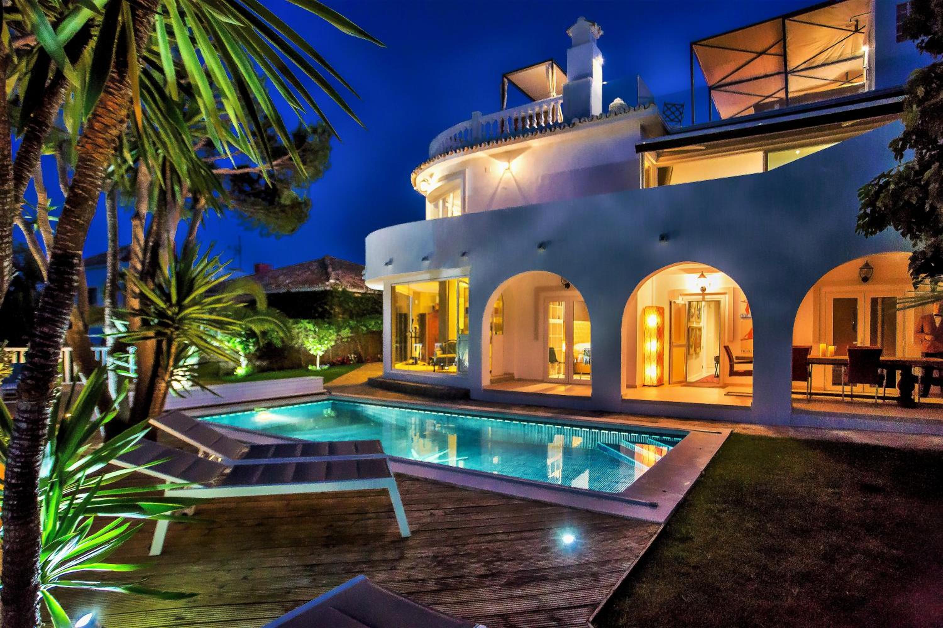 Marbella Vacations - Luxury Villa with swimming pool and Jacuzzi - Property Image 33