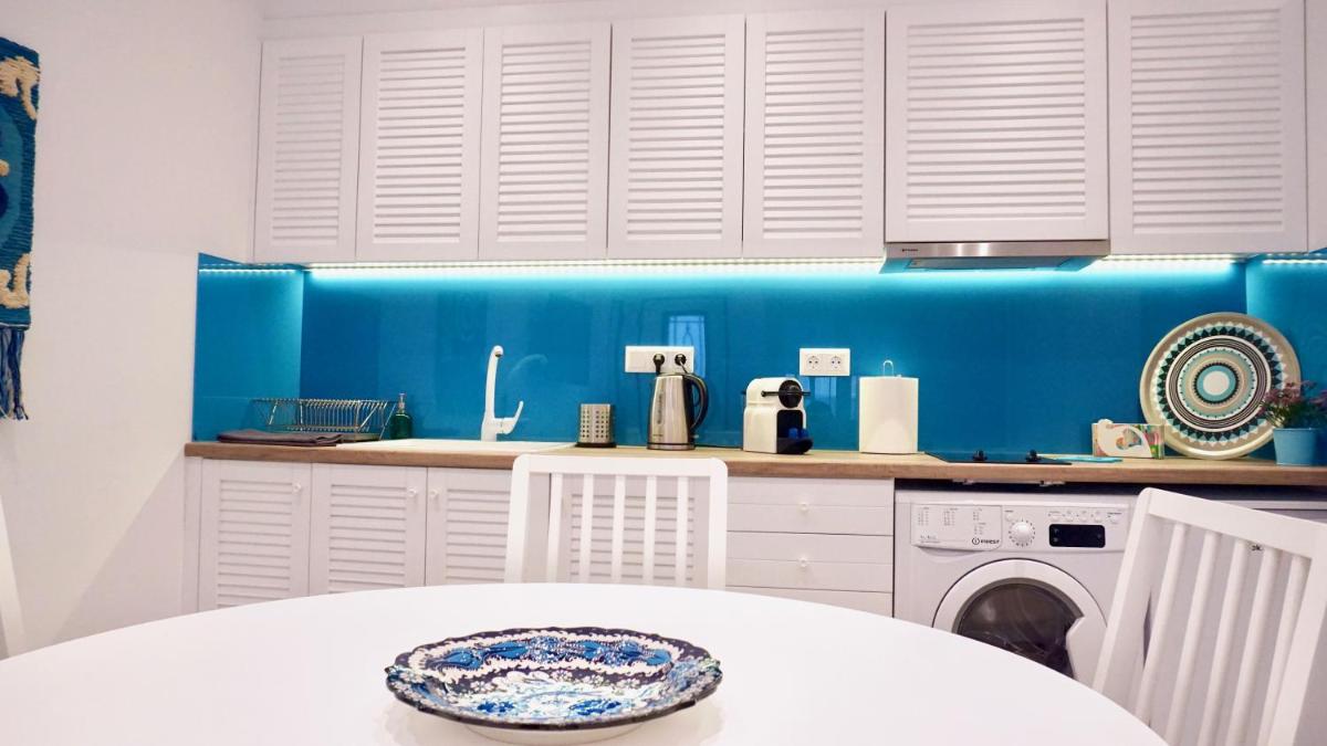 Cycladic Style Apt in Athens