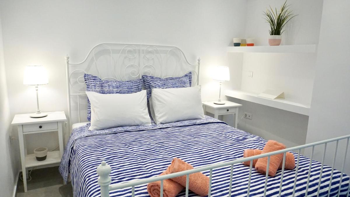 Cycladic Style Apt in Athens