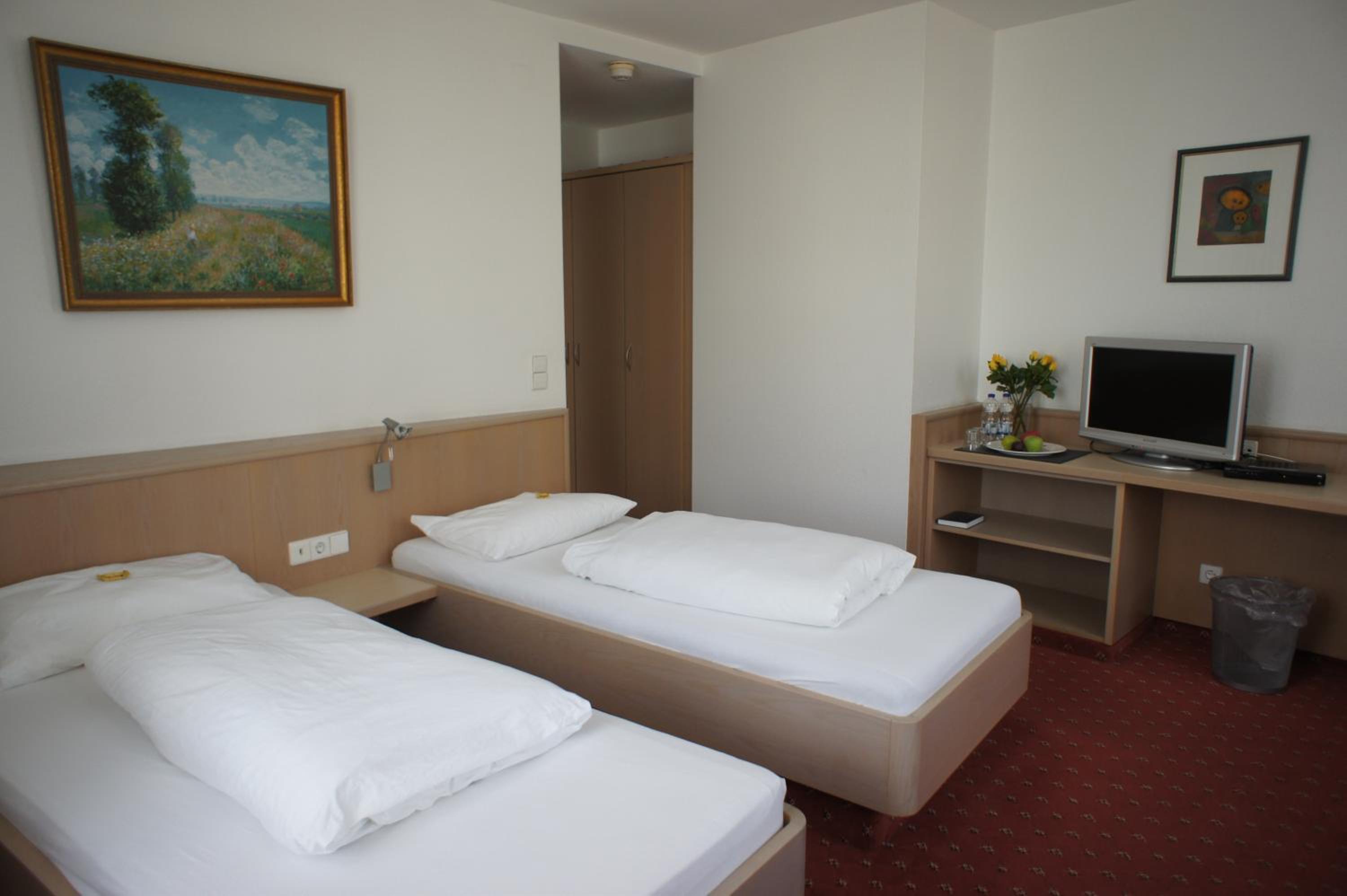 Steiners Hotel Airport-Messe in Birkach view 4