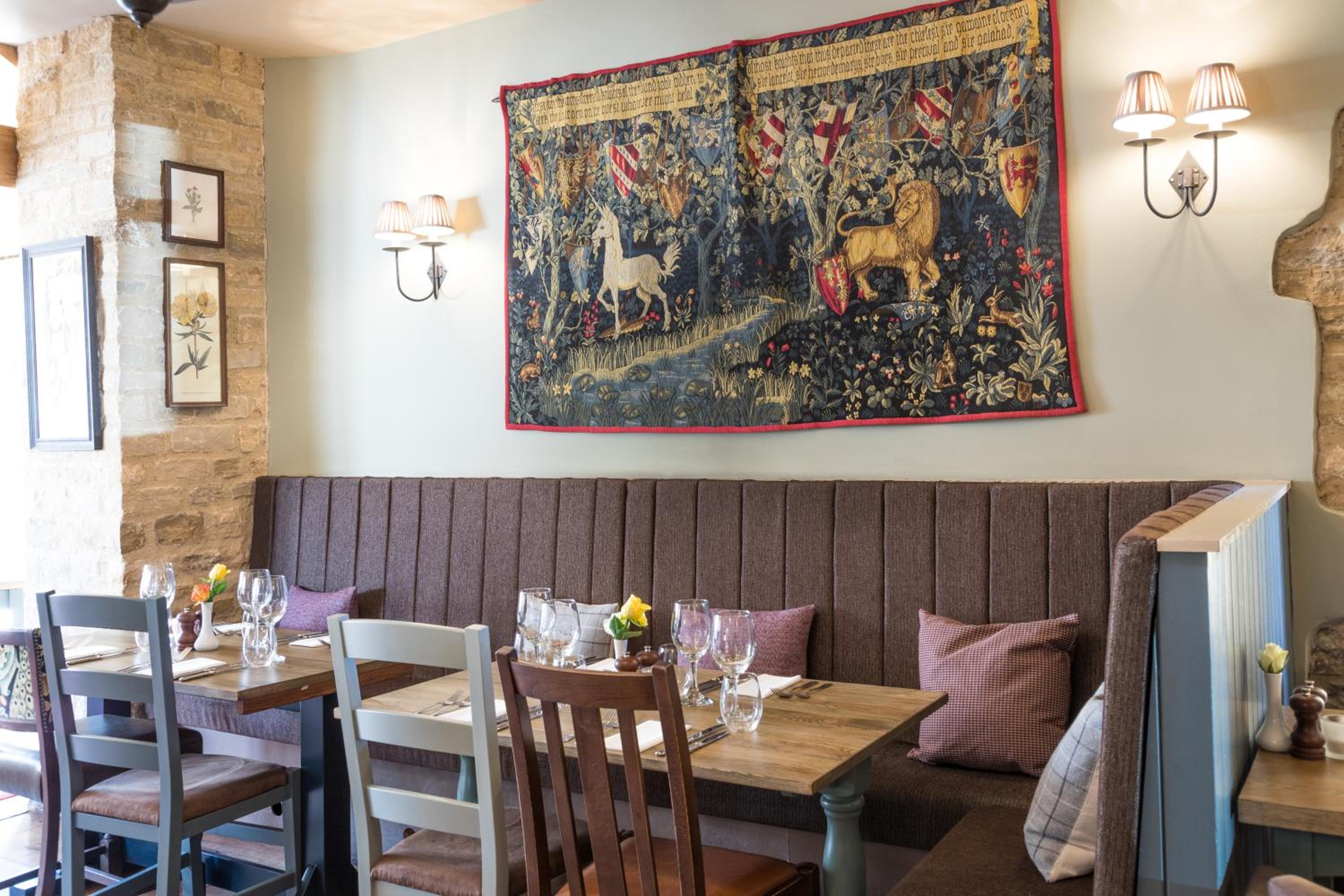 The Lion Bicester view 4