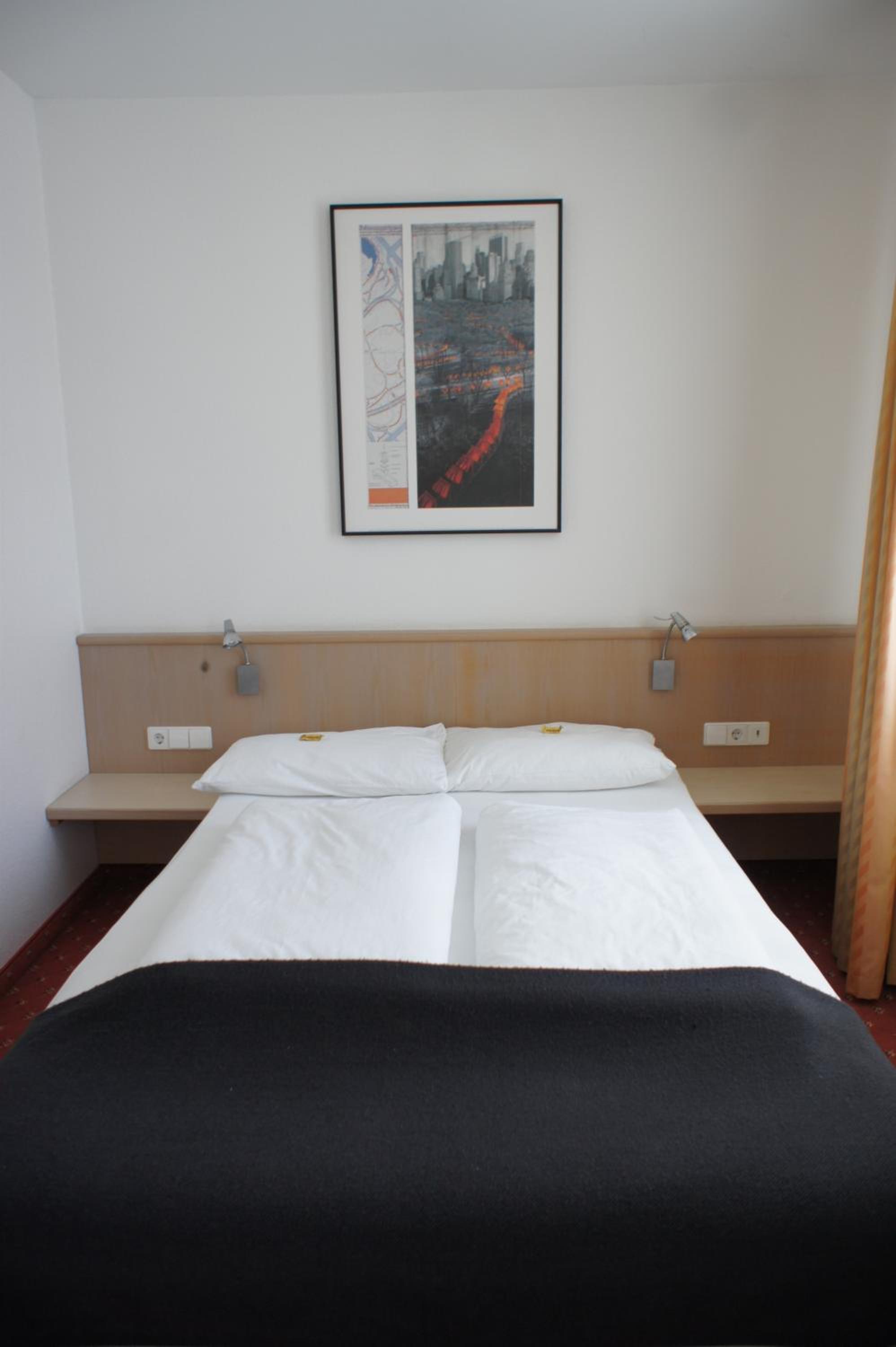Steiners Hotel Airport-Messe in Birkach view 3