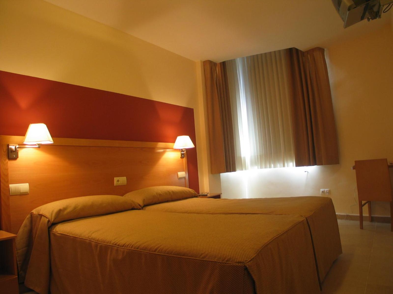 Hostal Ciudad de Cáparra view 2