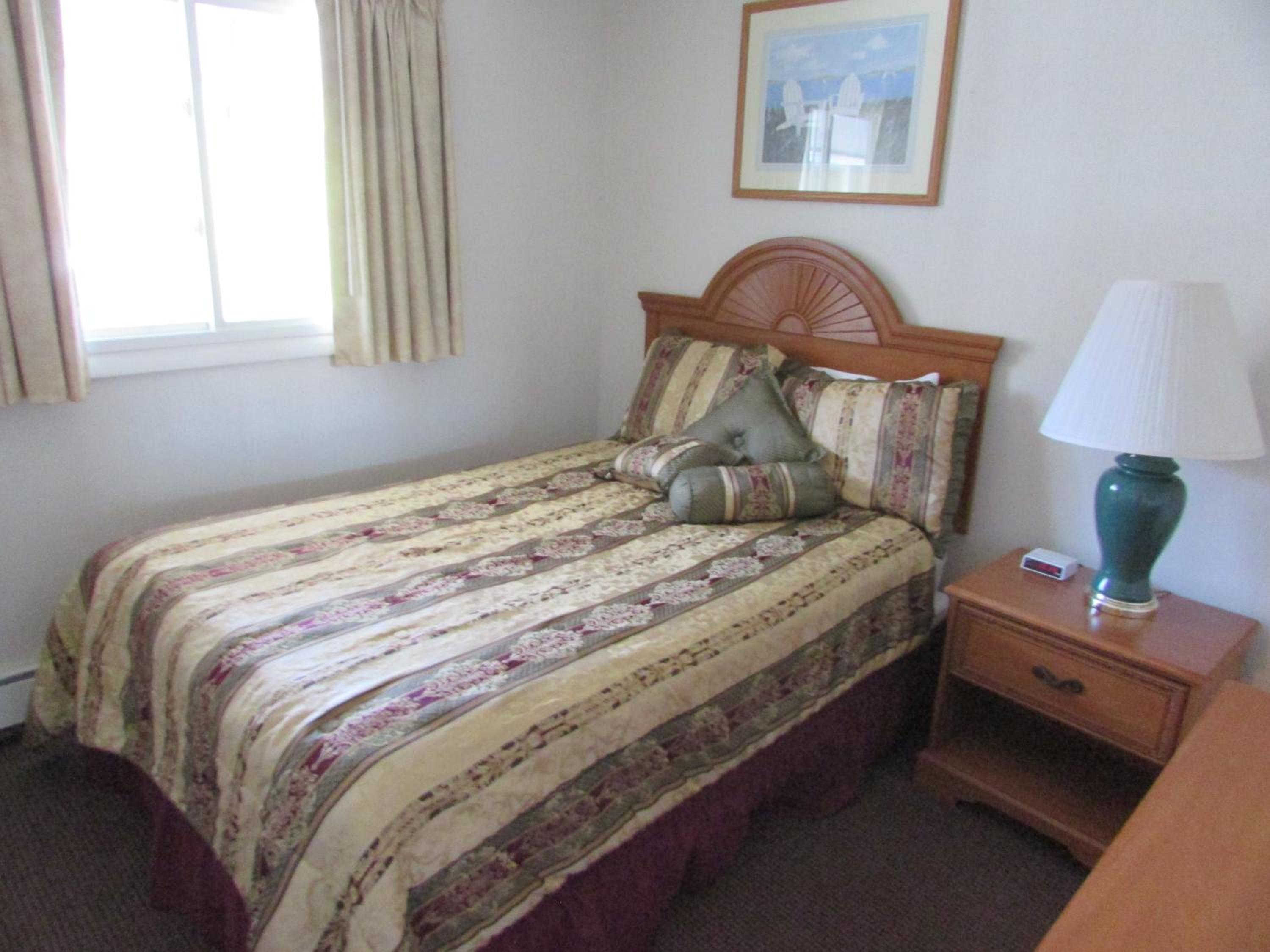 The Lake George Inn