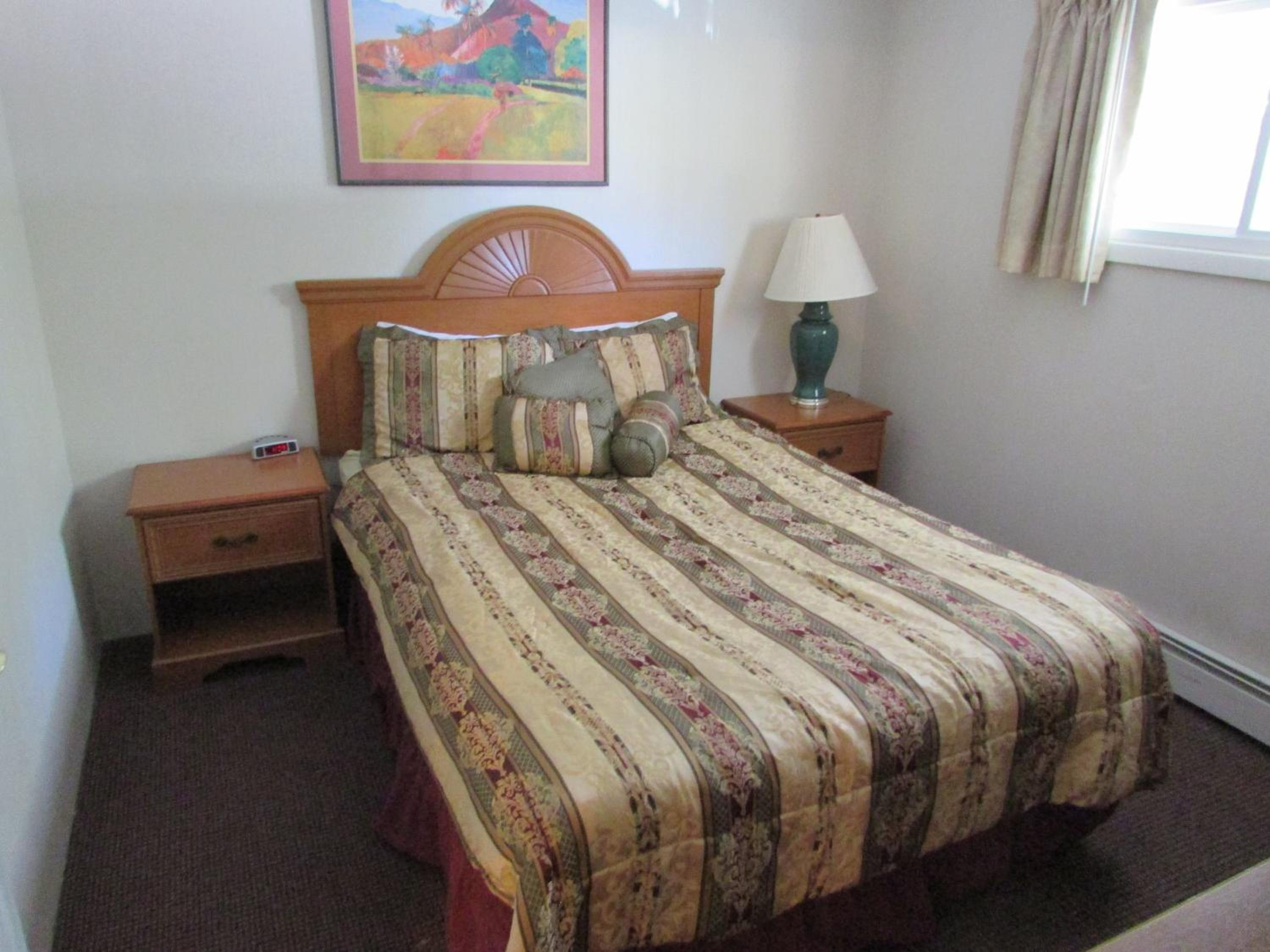 The Lake George Inn