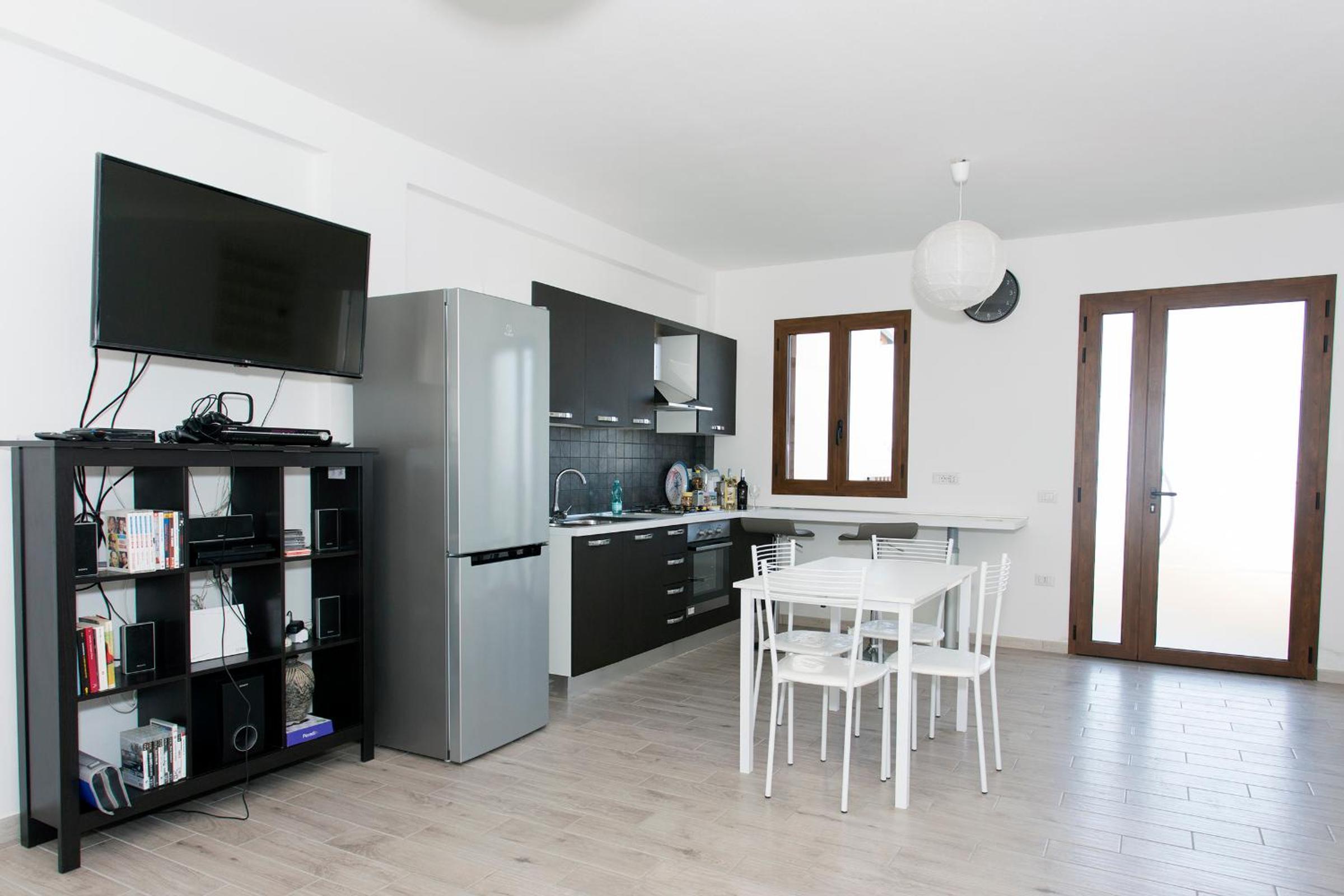 Sunshine Luxury Seafront House - s'arena scoada view 5