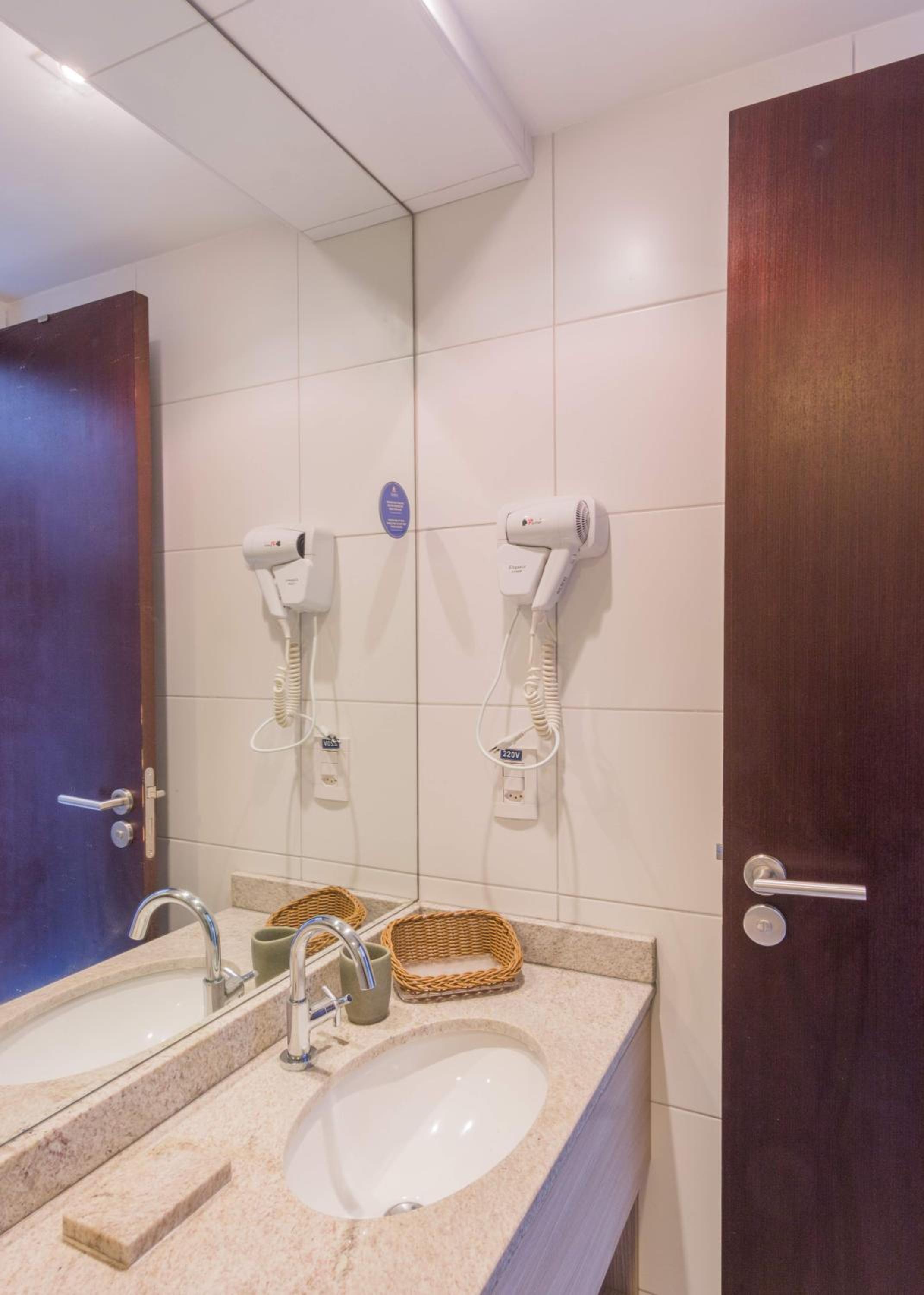 Excelente Flat em Boa Viagem 2 quartos Beach Class Ideal para Família ou Negócios NOB2105