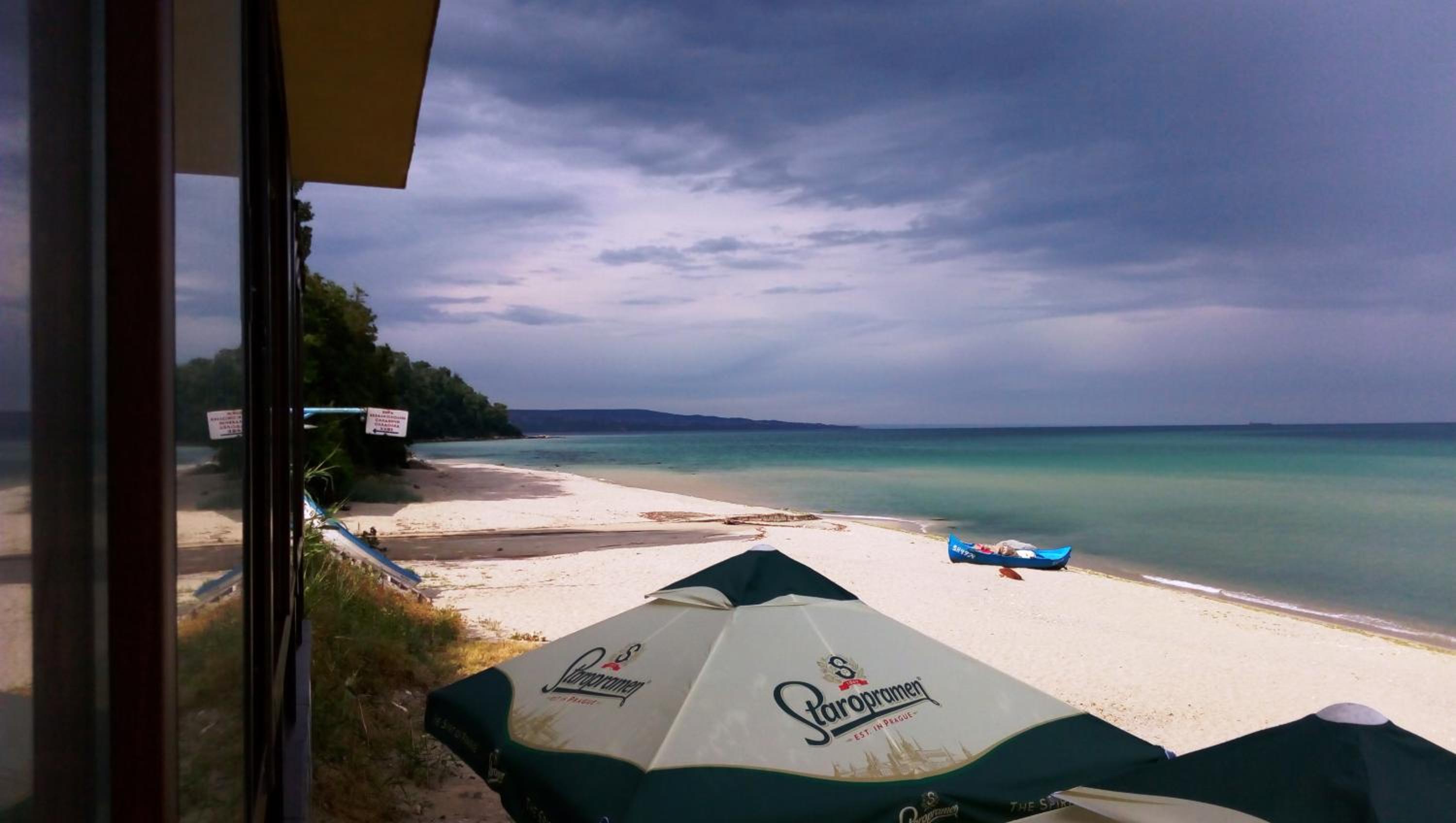 Hemingway rooms in Happy Beach