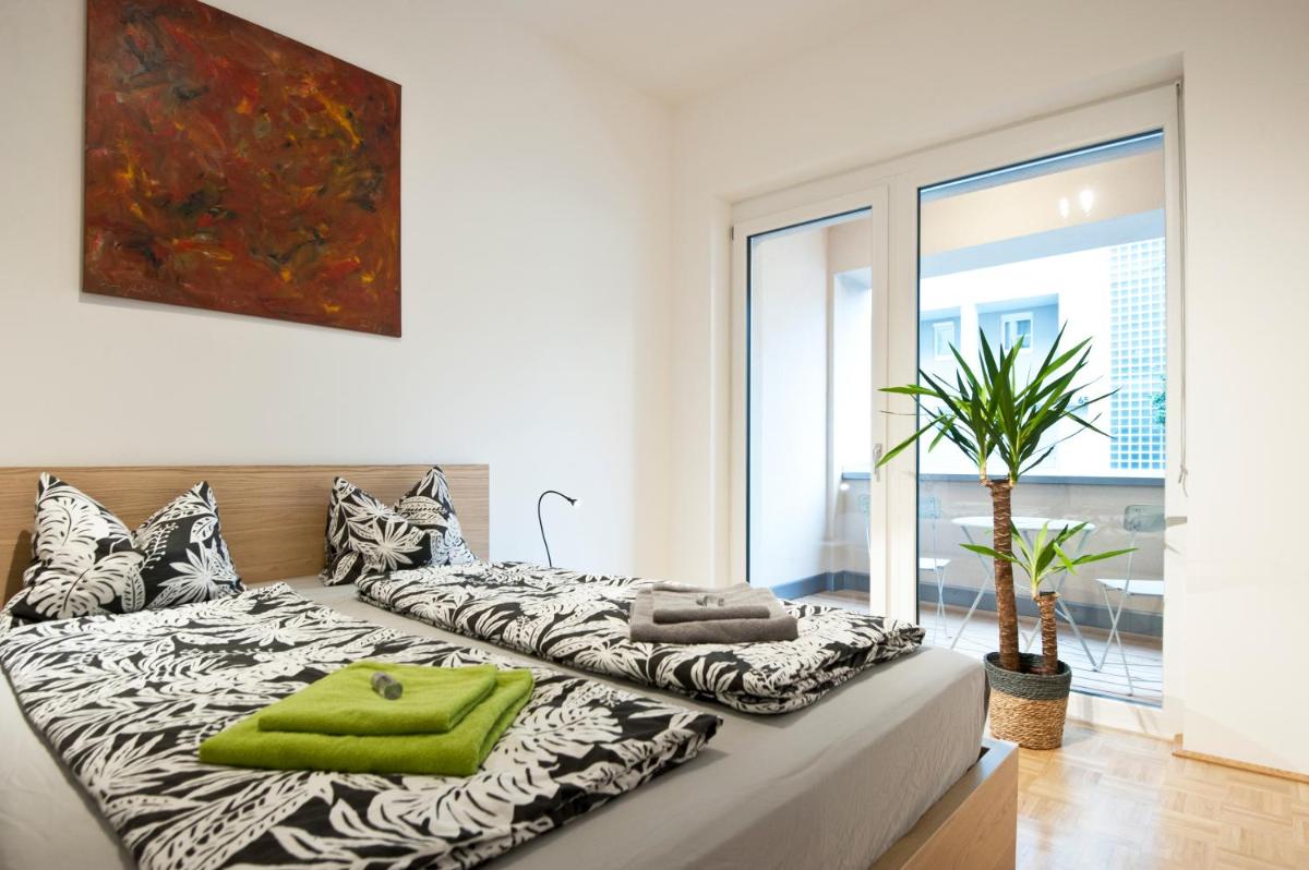 City-Apartment Lendviertel - PRIVATE PARKING GARAGE