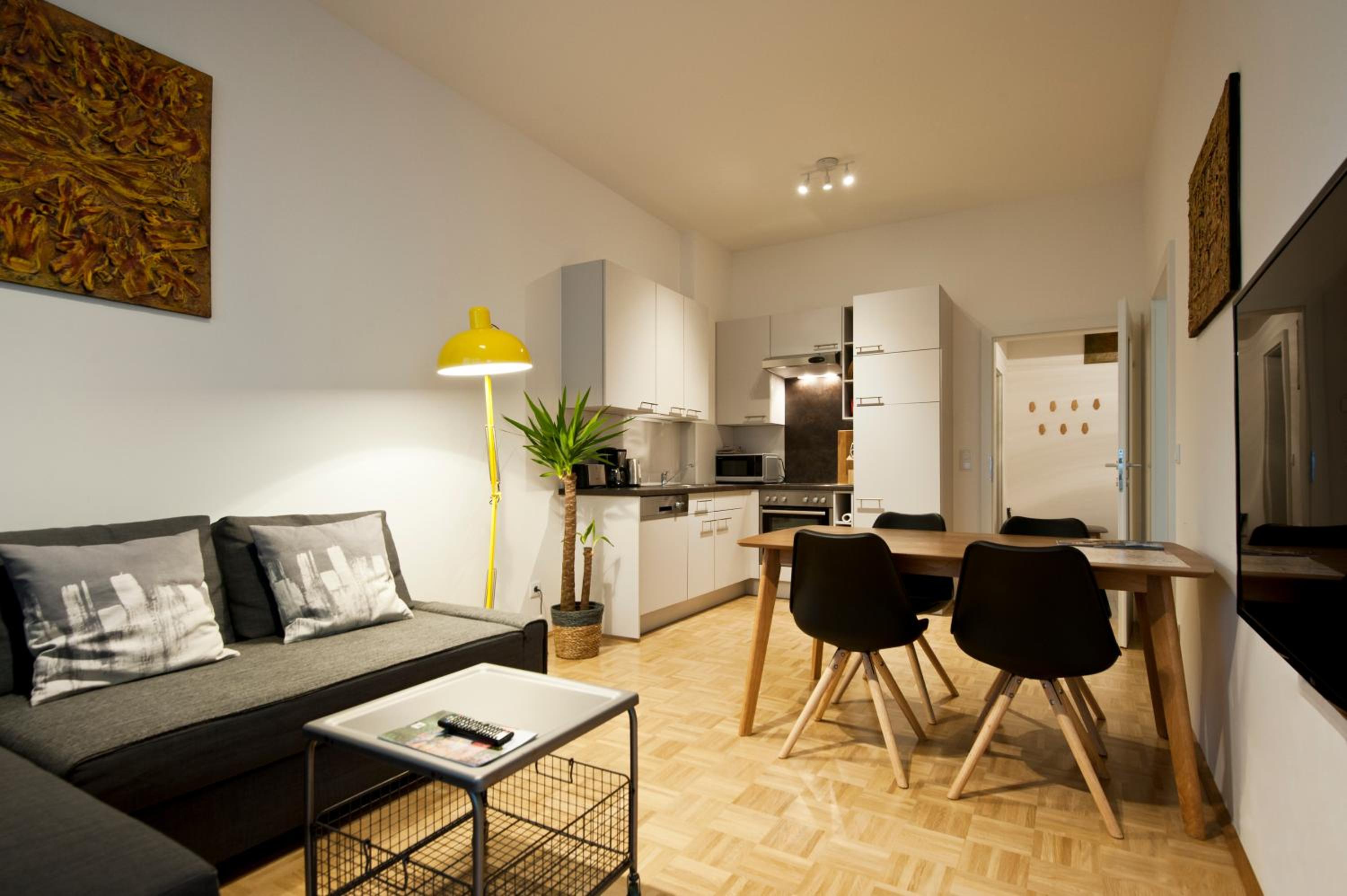 City-Apartment Lendviertel - PRIVATE PARKING GARAGE