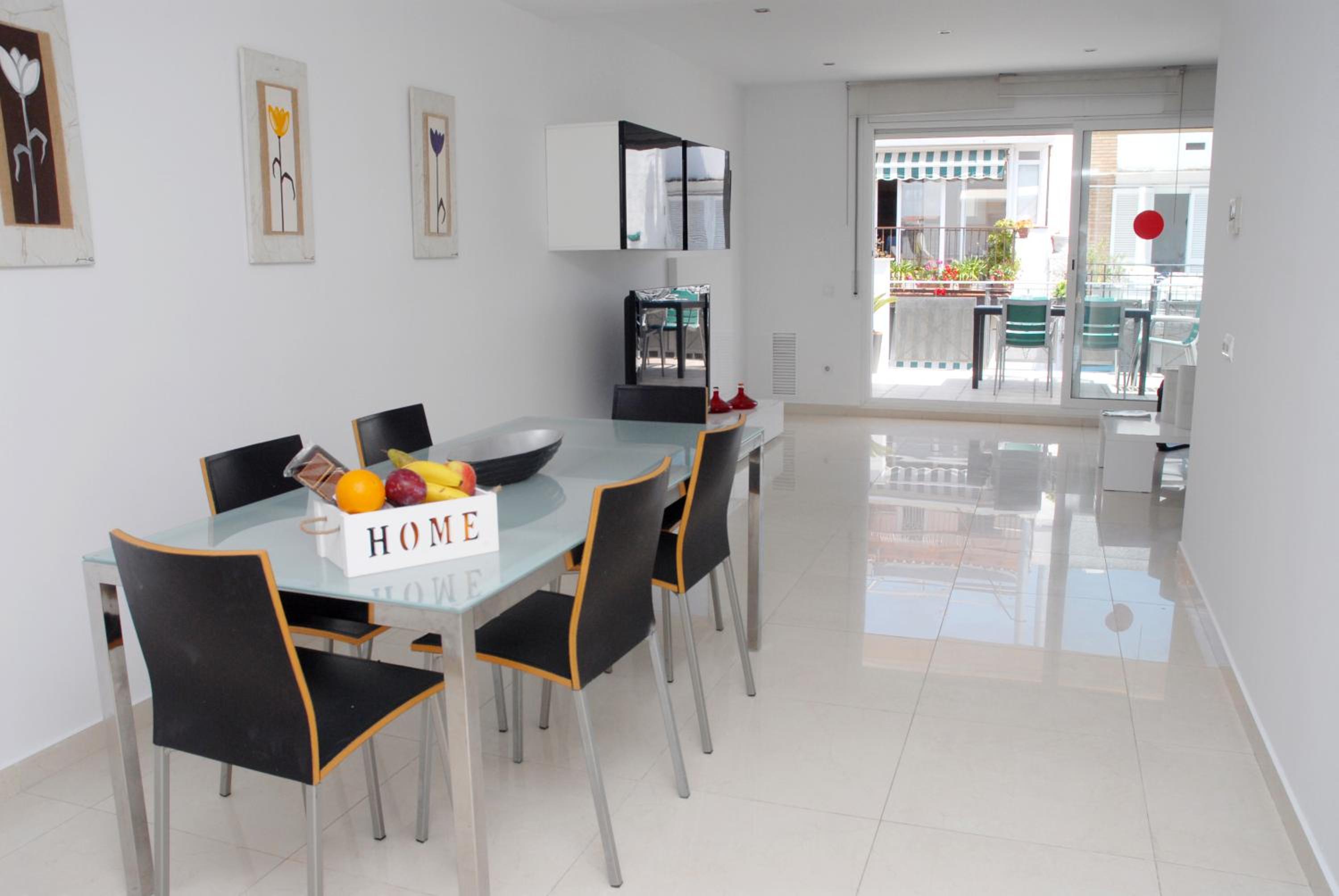 Hotel Apartamento Montroig 3 Ático - Image 1