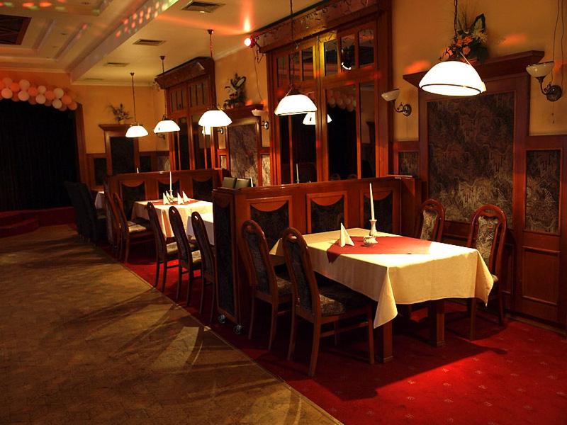 restaurant