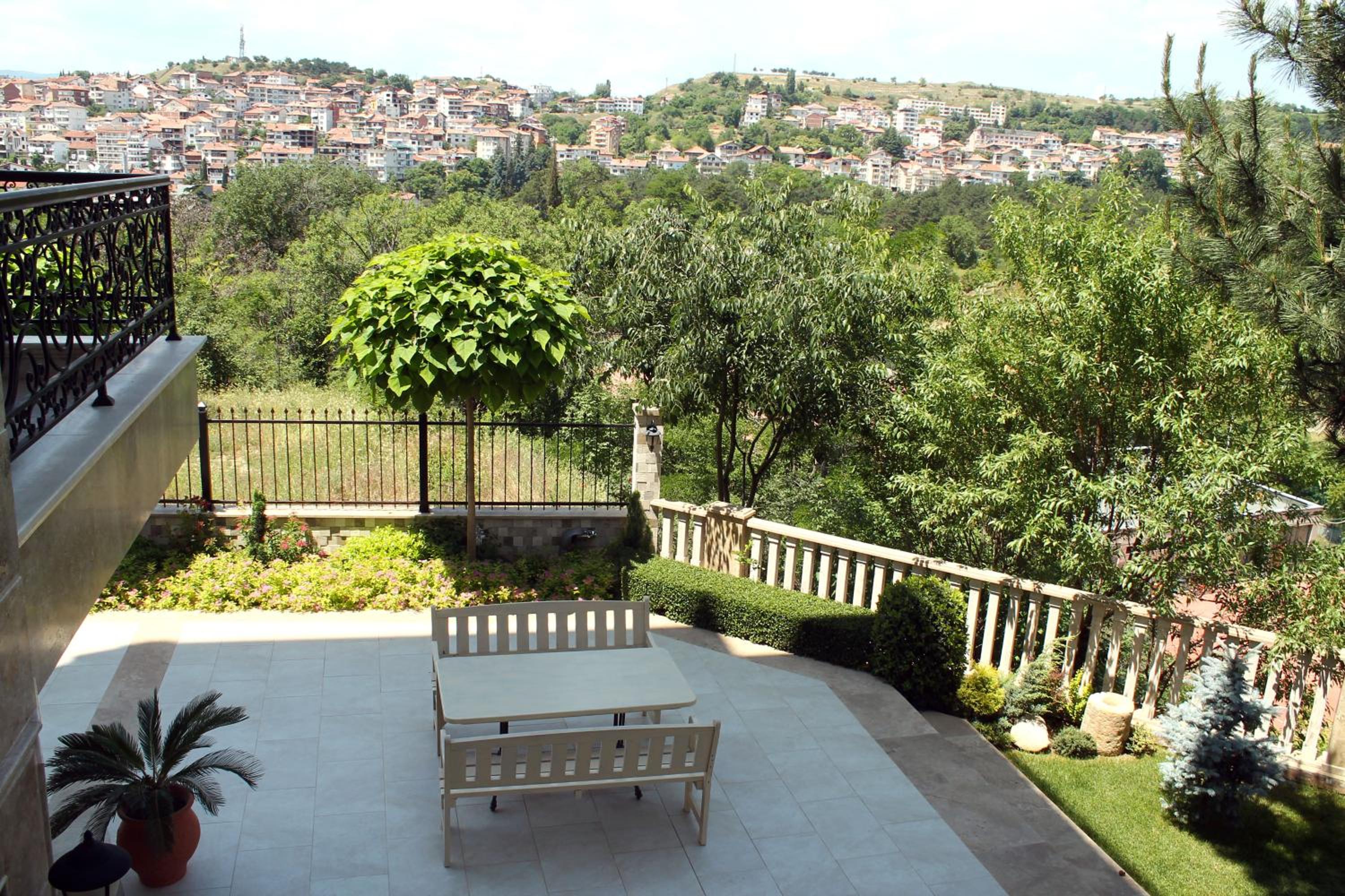 Garden Guest House