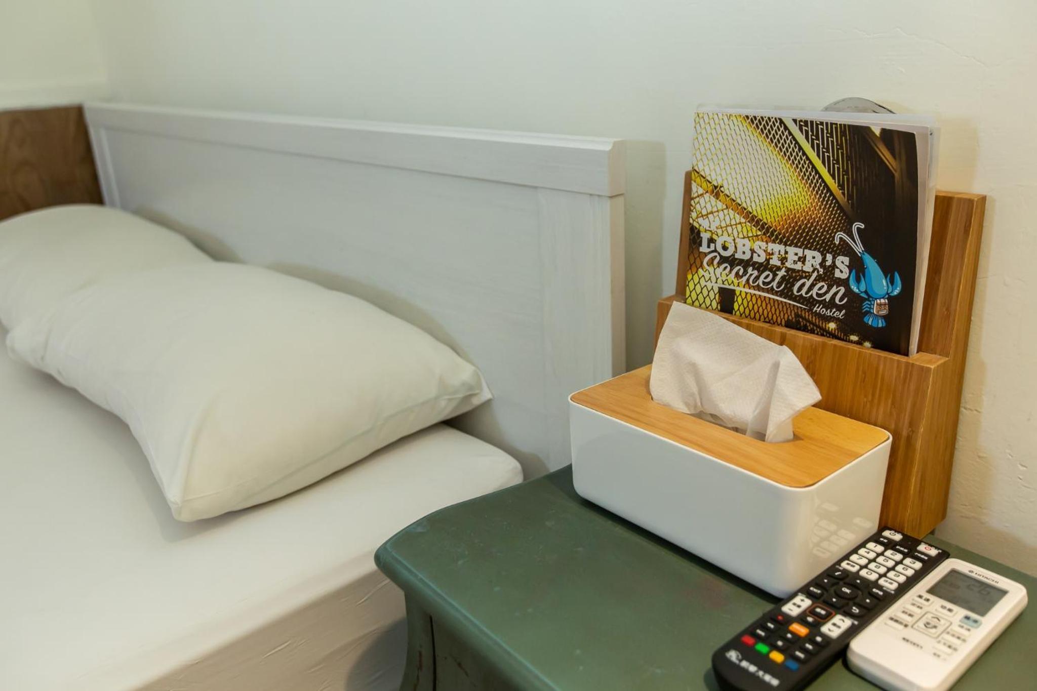 Mr. Lobster’s Secret Den design hostel