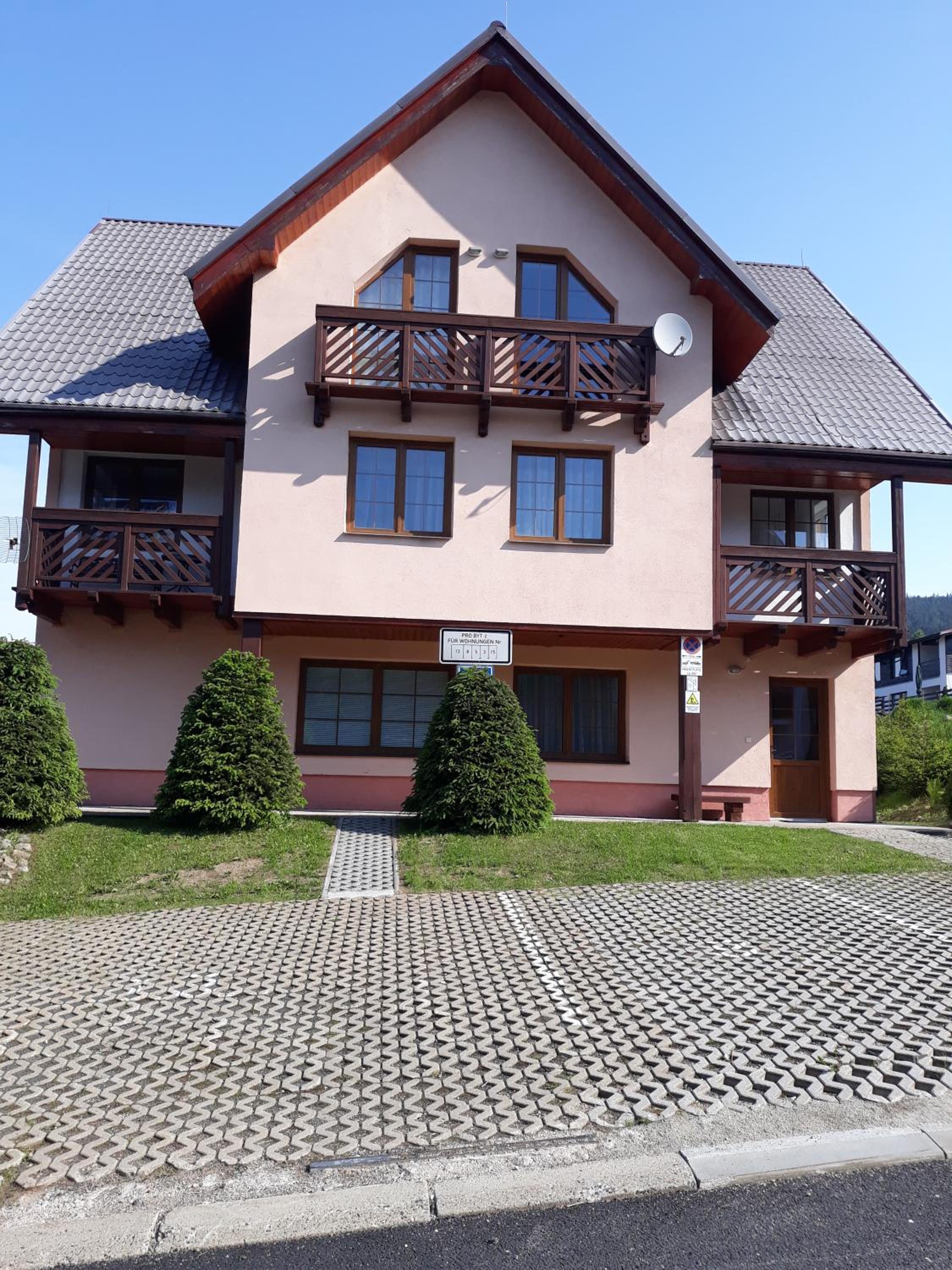 APARTMÁN GALERIE