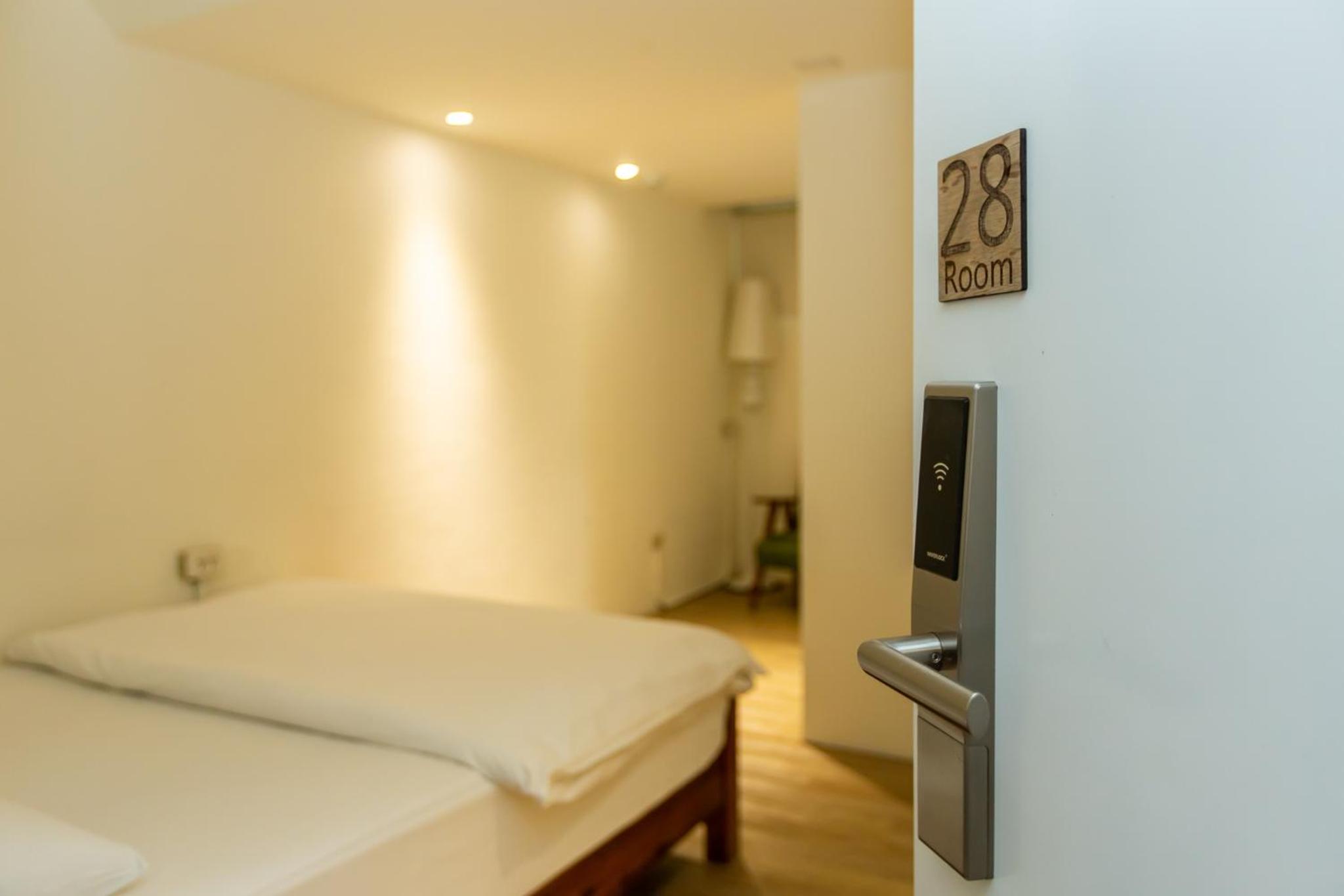 Mr. Lobster’s Secret Den design hostel