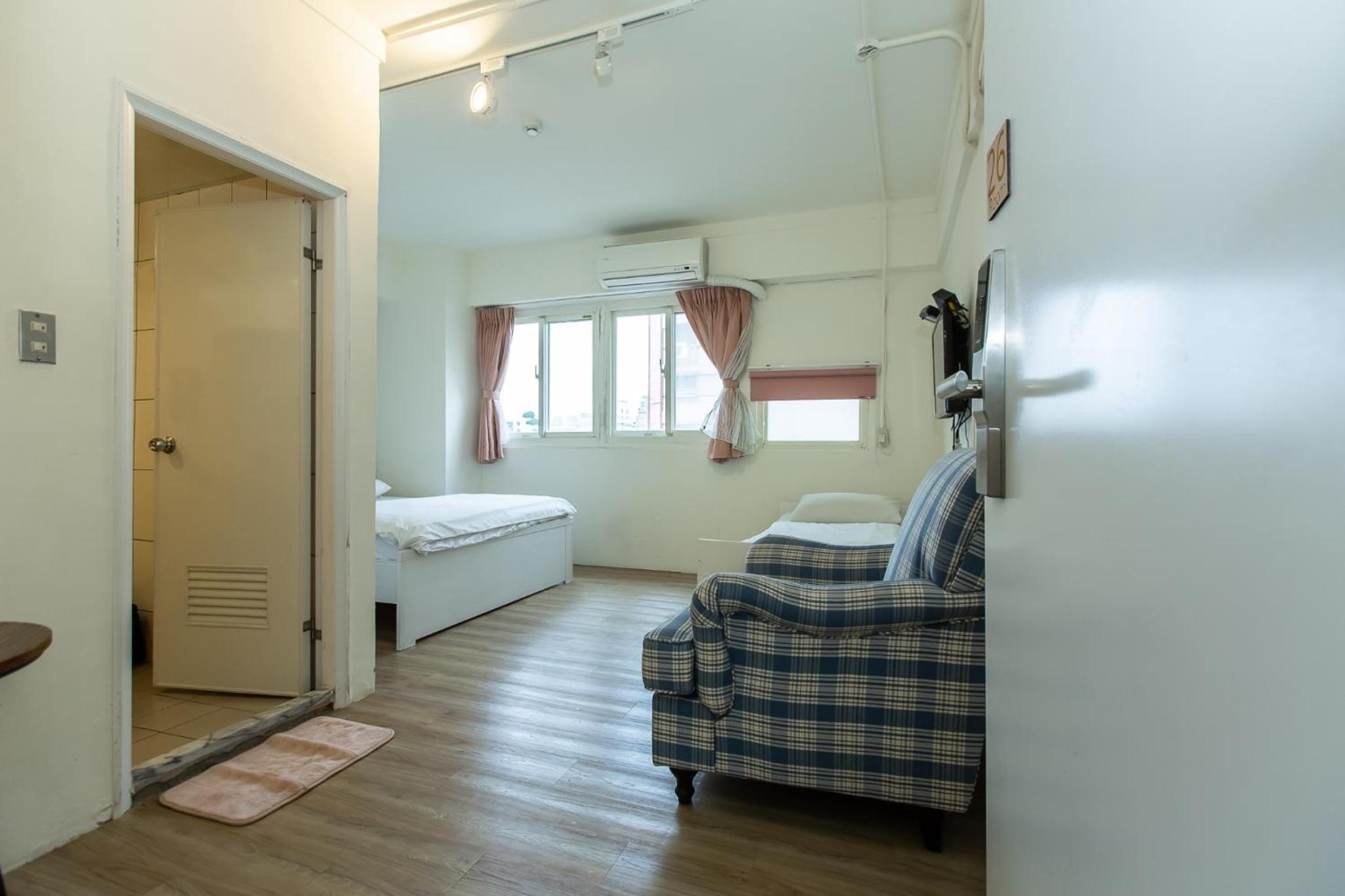 Mr. Lobster’s Secret Den design hostel