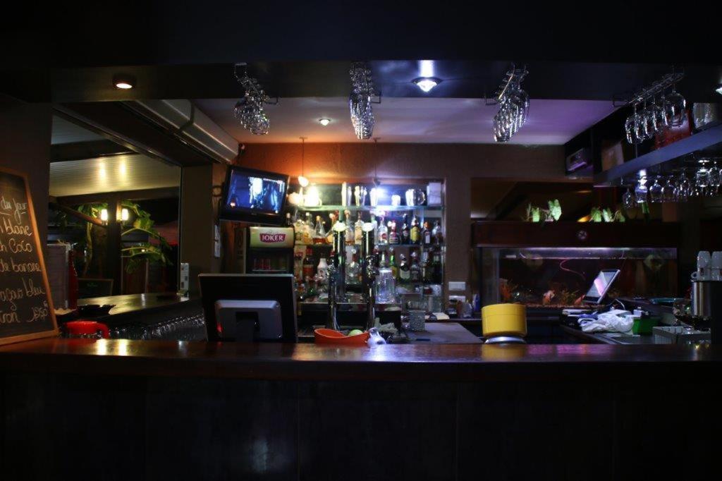 bar