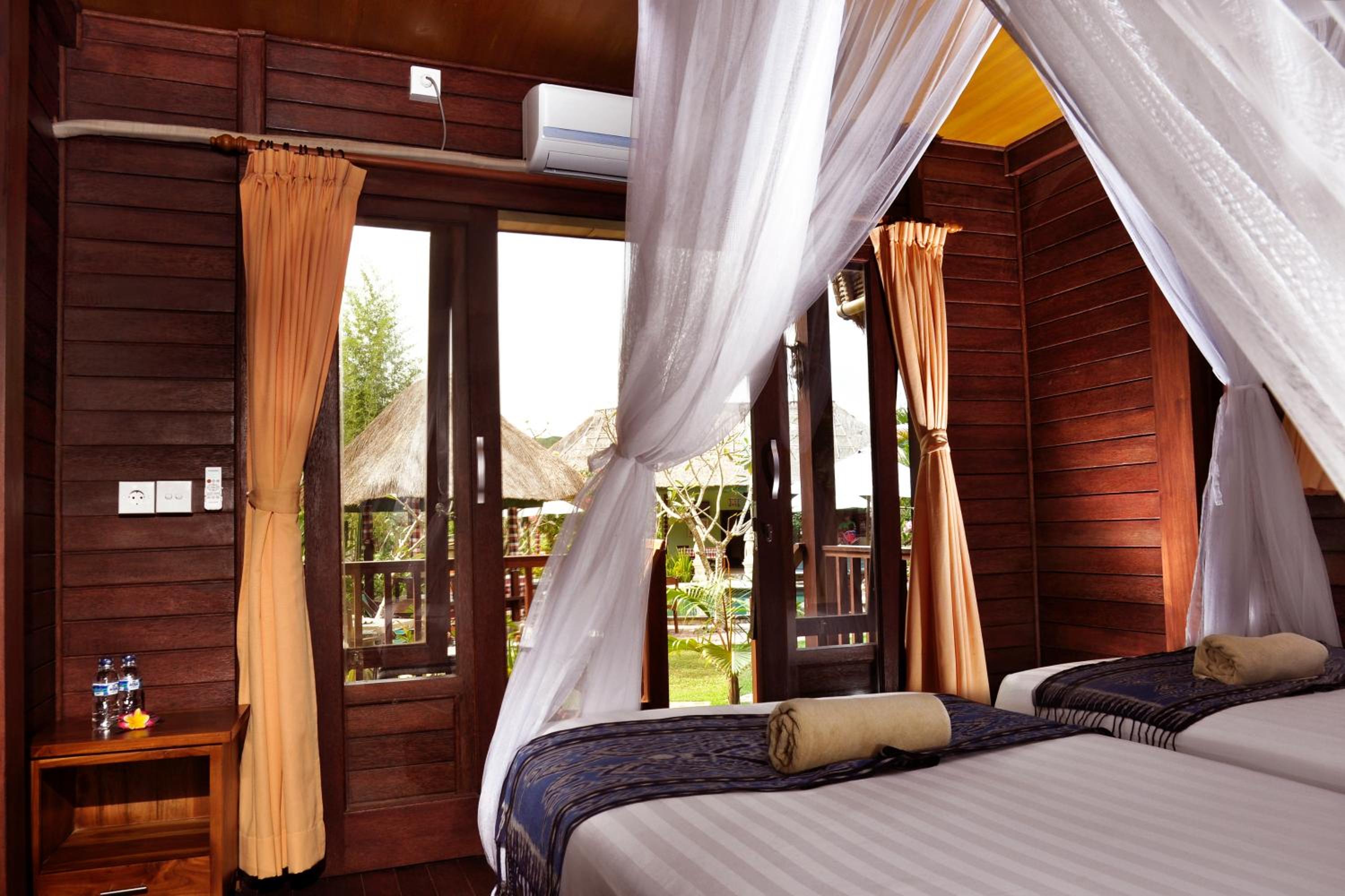Nanuk's Bungalows
