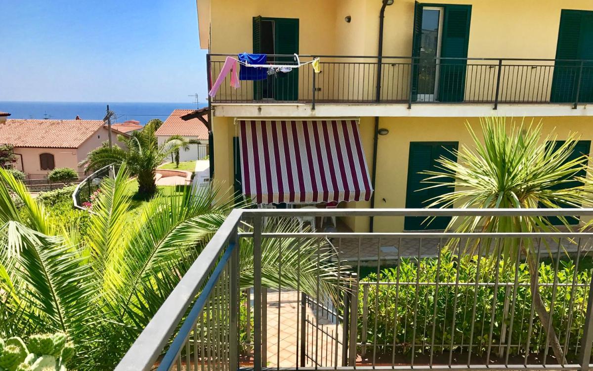 Villa in Scalea view 4