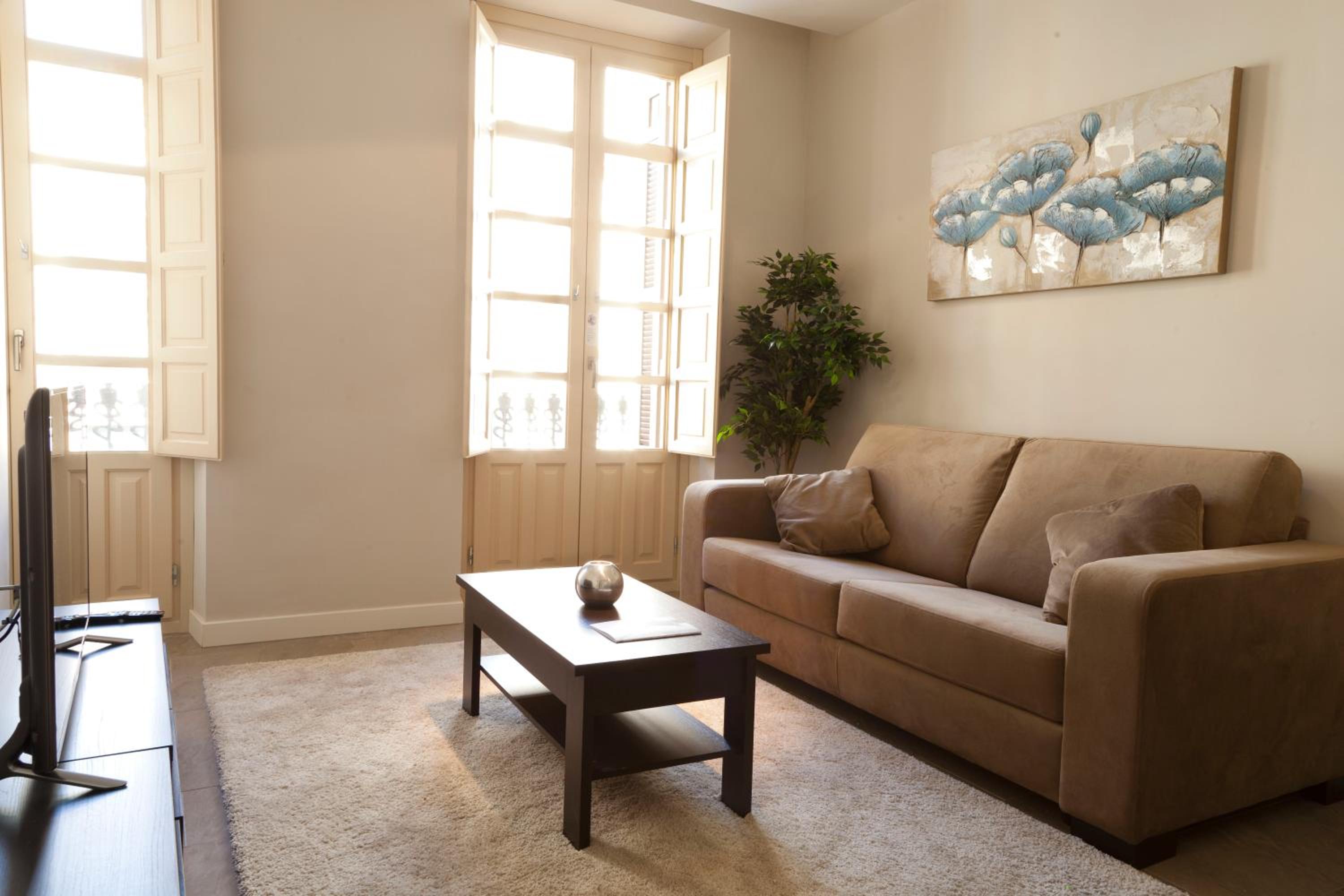 Apartamentos Pinar Málaga Centro - Carretería