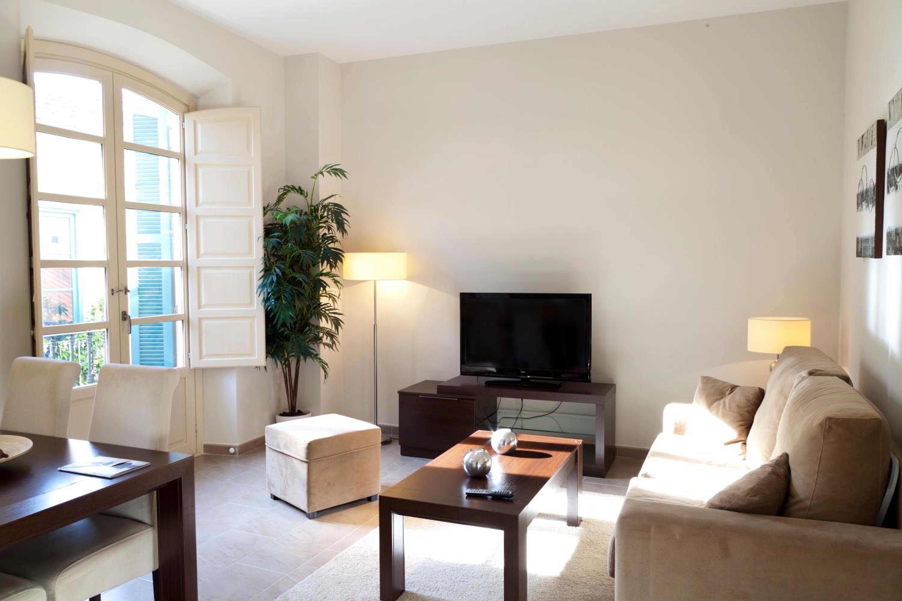 Apartamentos Pinar Málaga Centro - Carretería