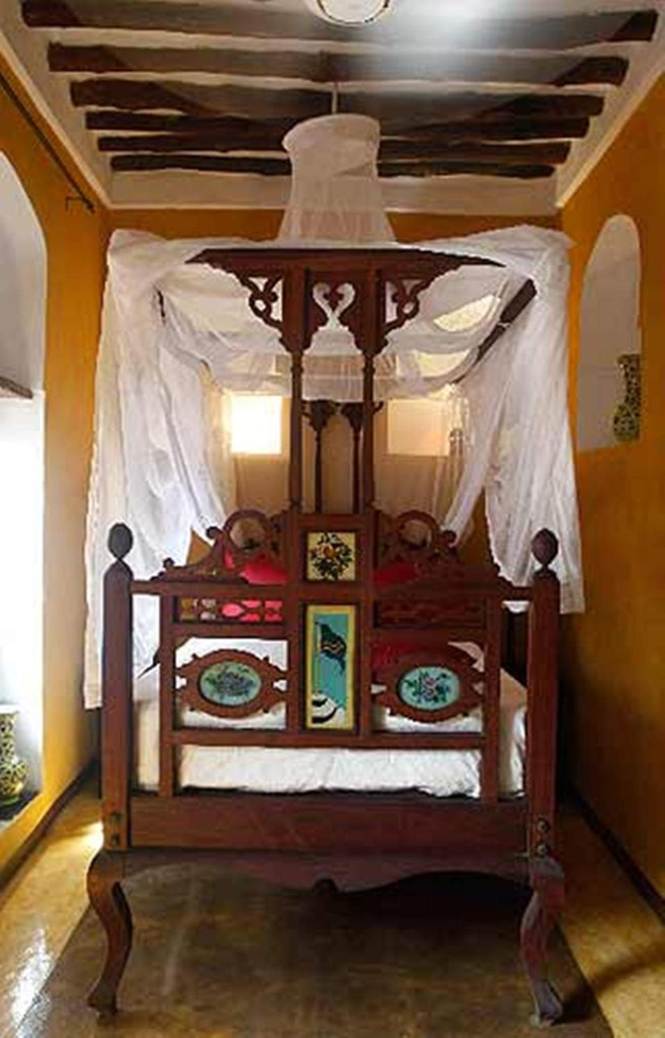 Kholle House