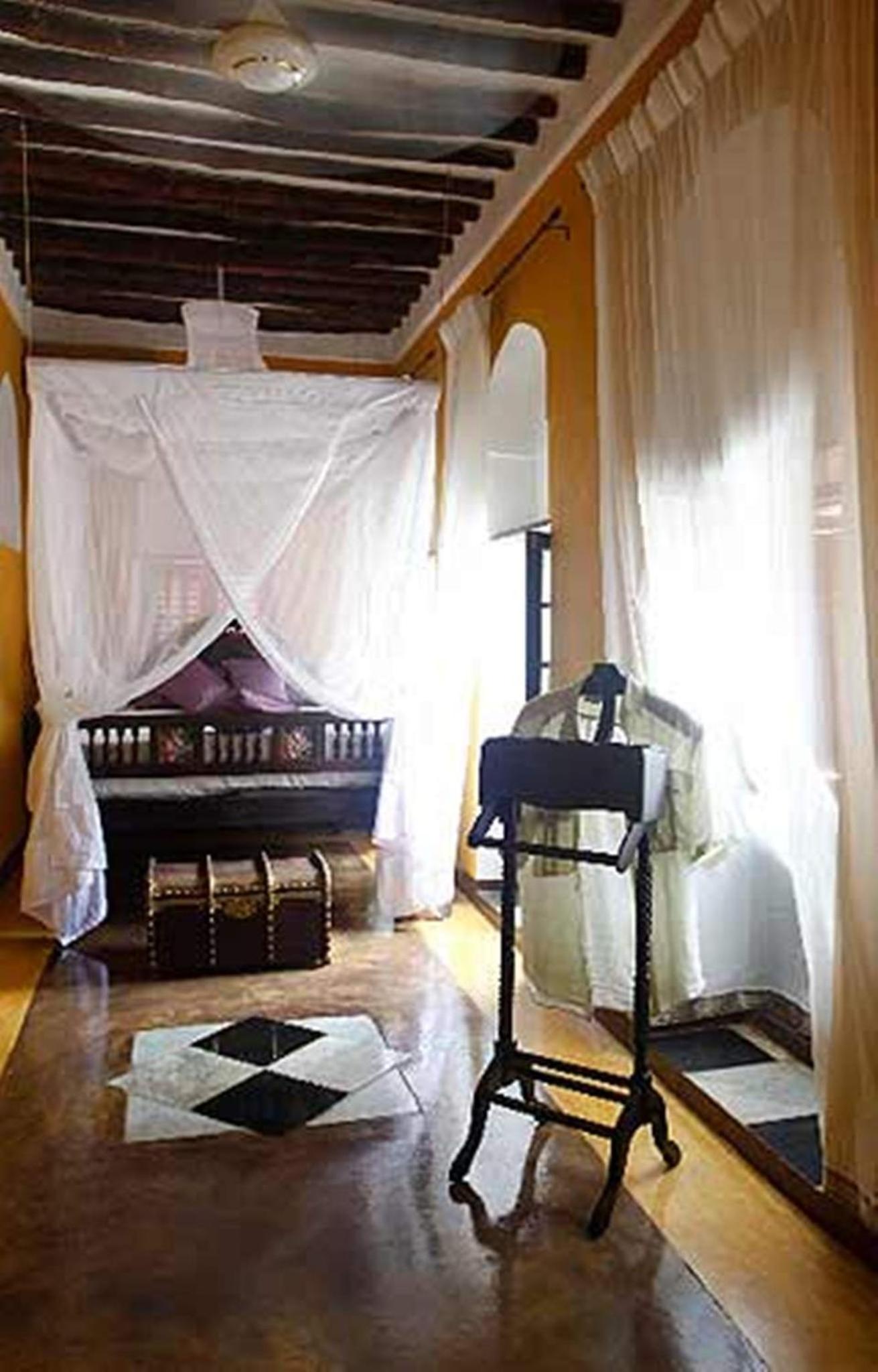 Kholle House