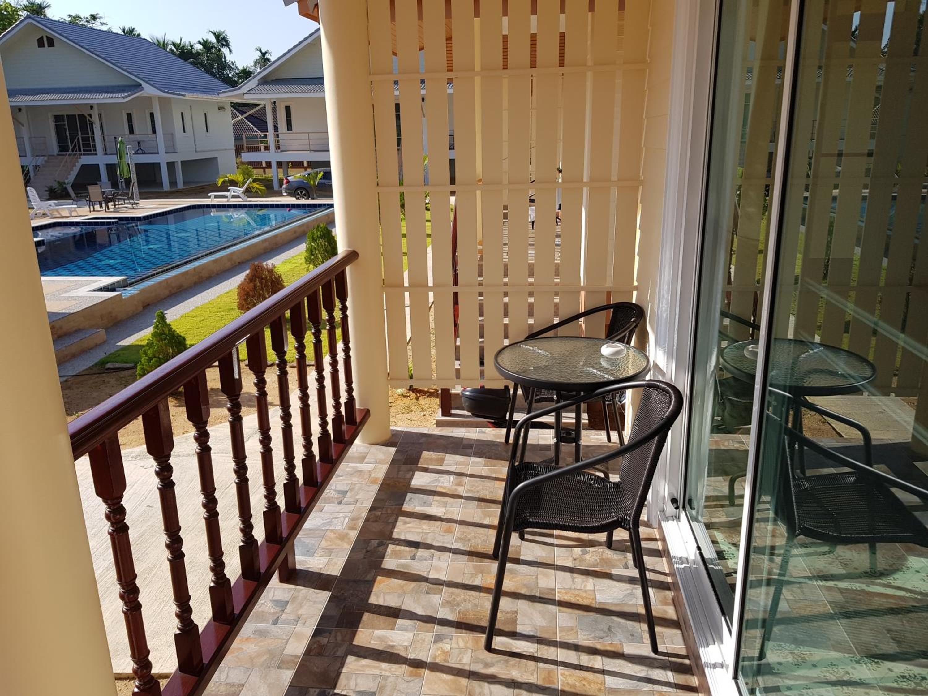 Poolside Bungalows view 3