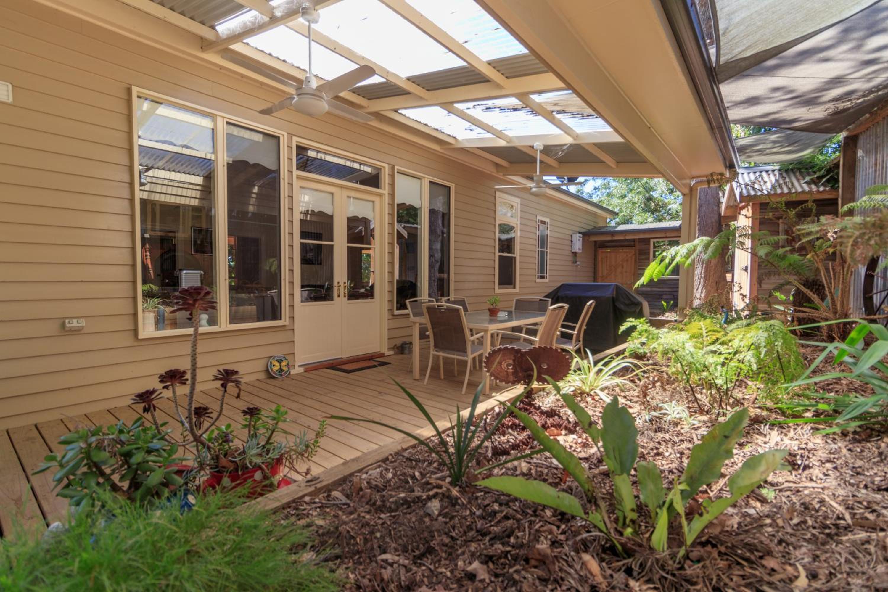 The Oaks Lilydale Accommodation