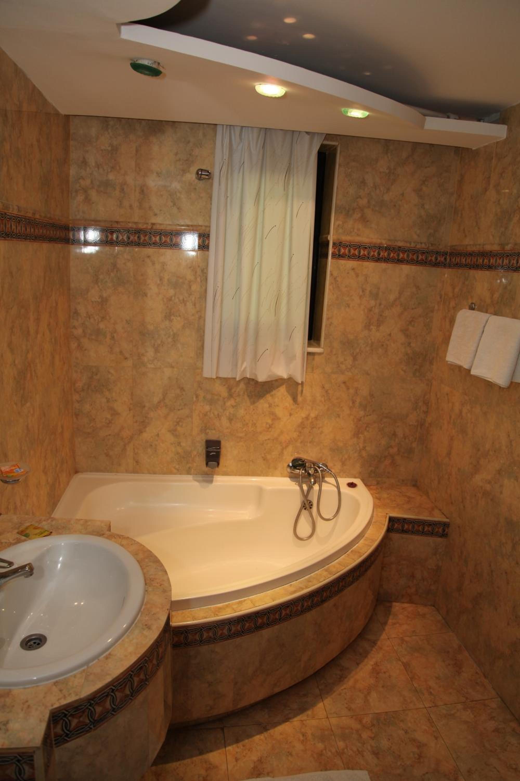 Photo 47