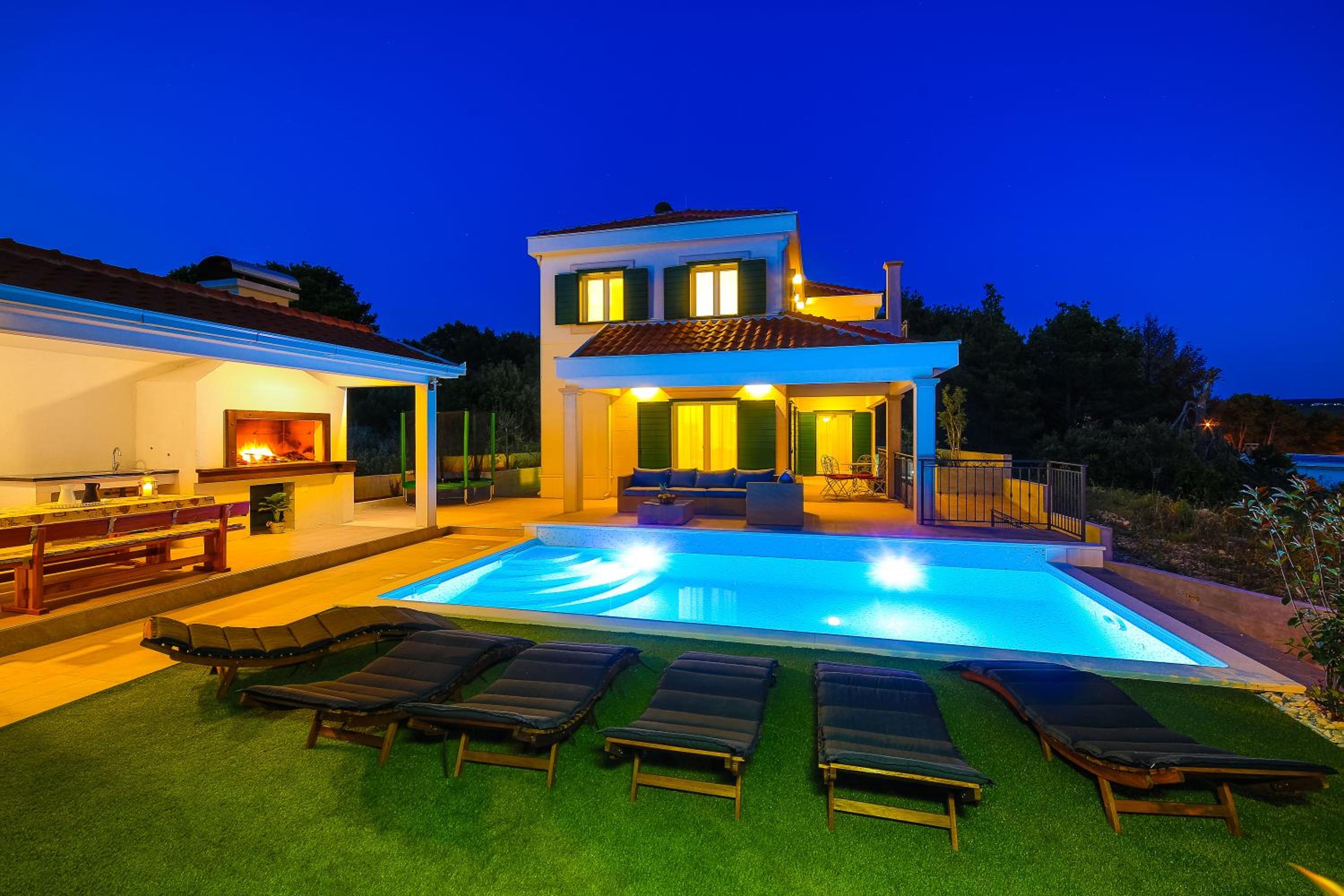 Villa Eni view 4