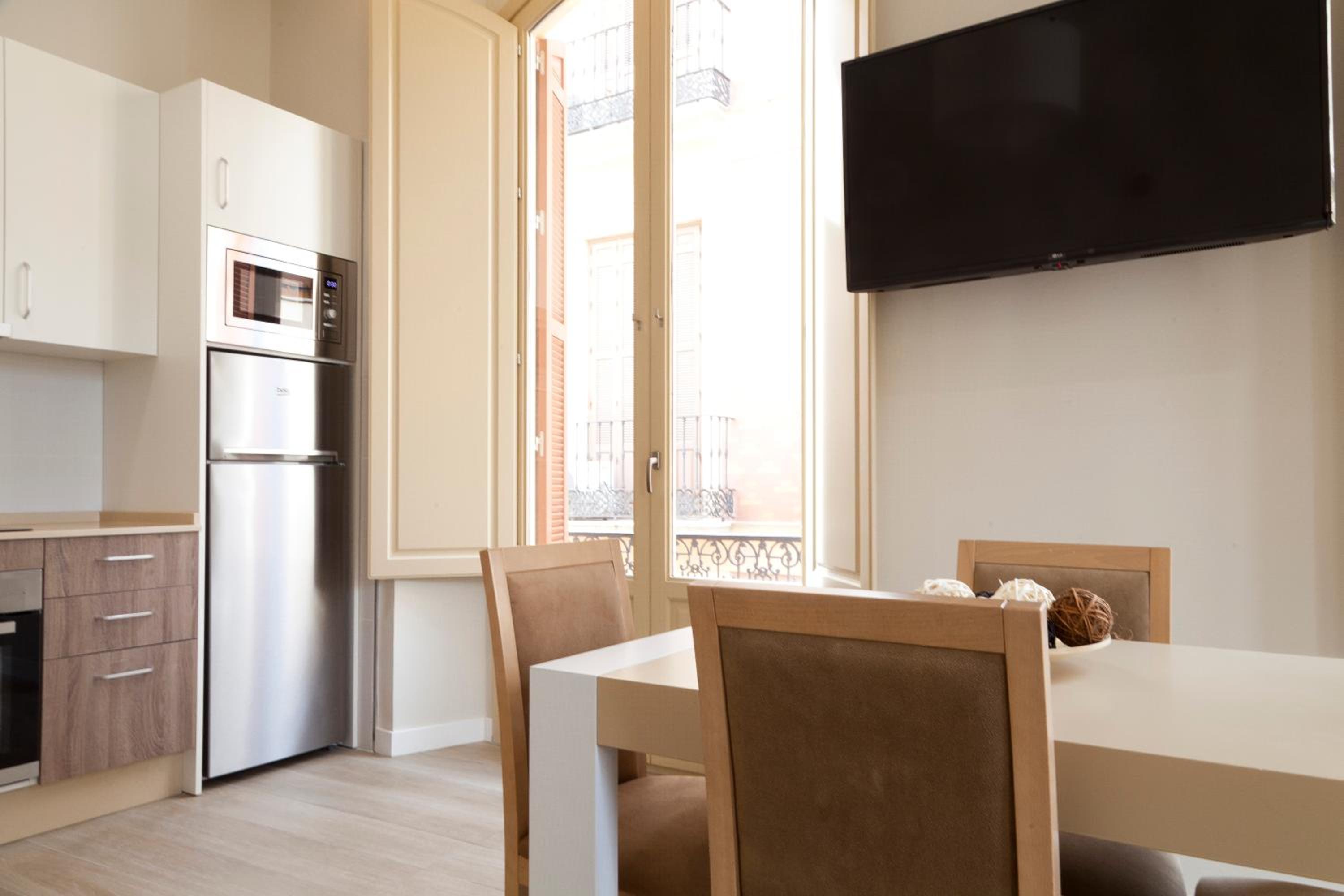 Apartamentos Pinar Málaga Centro - Carretería