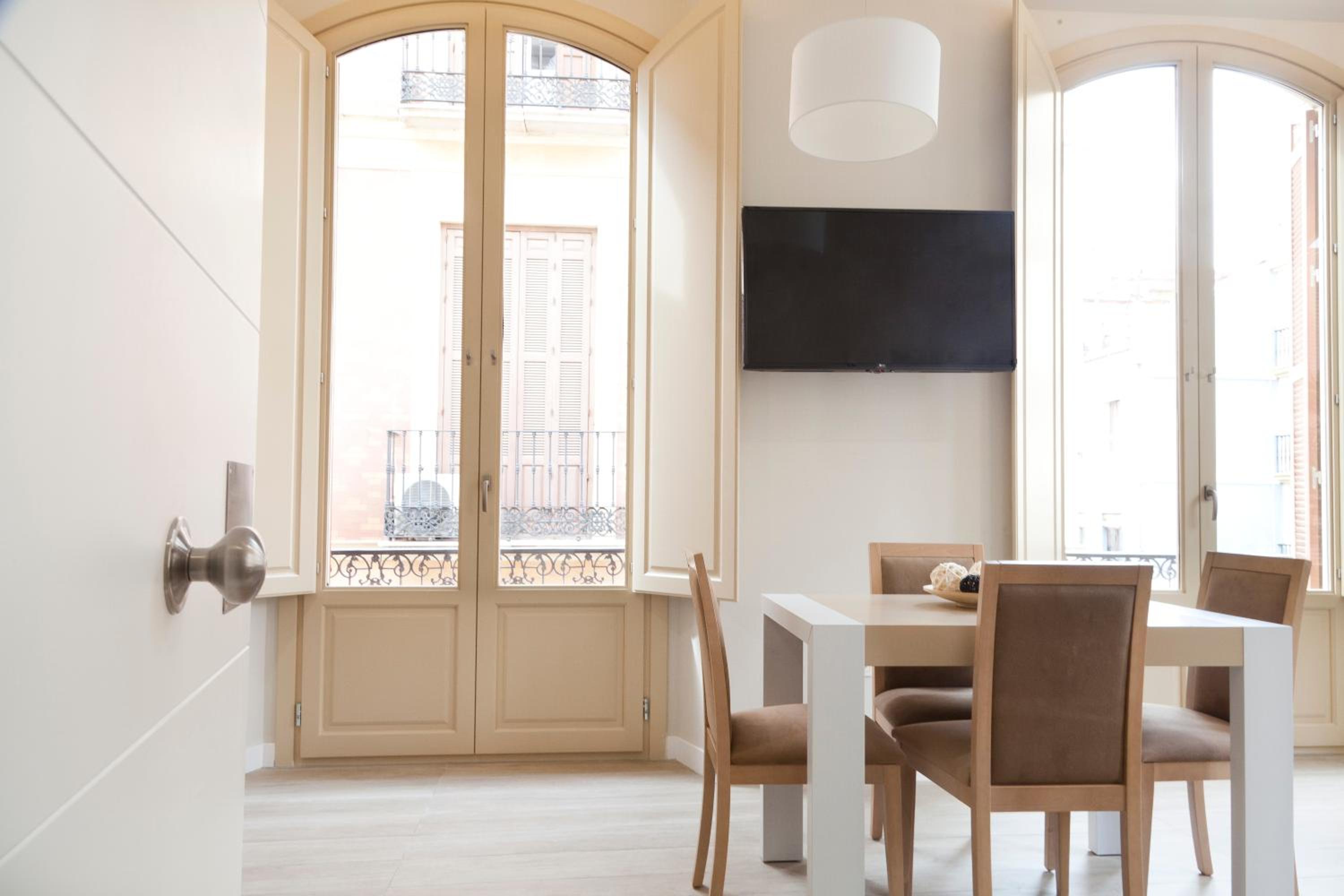 Apartamentos Pinar Málaga Centro - Carretería