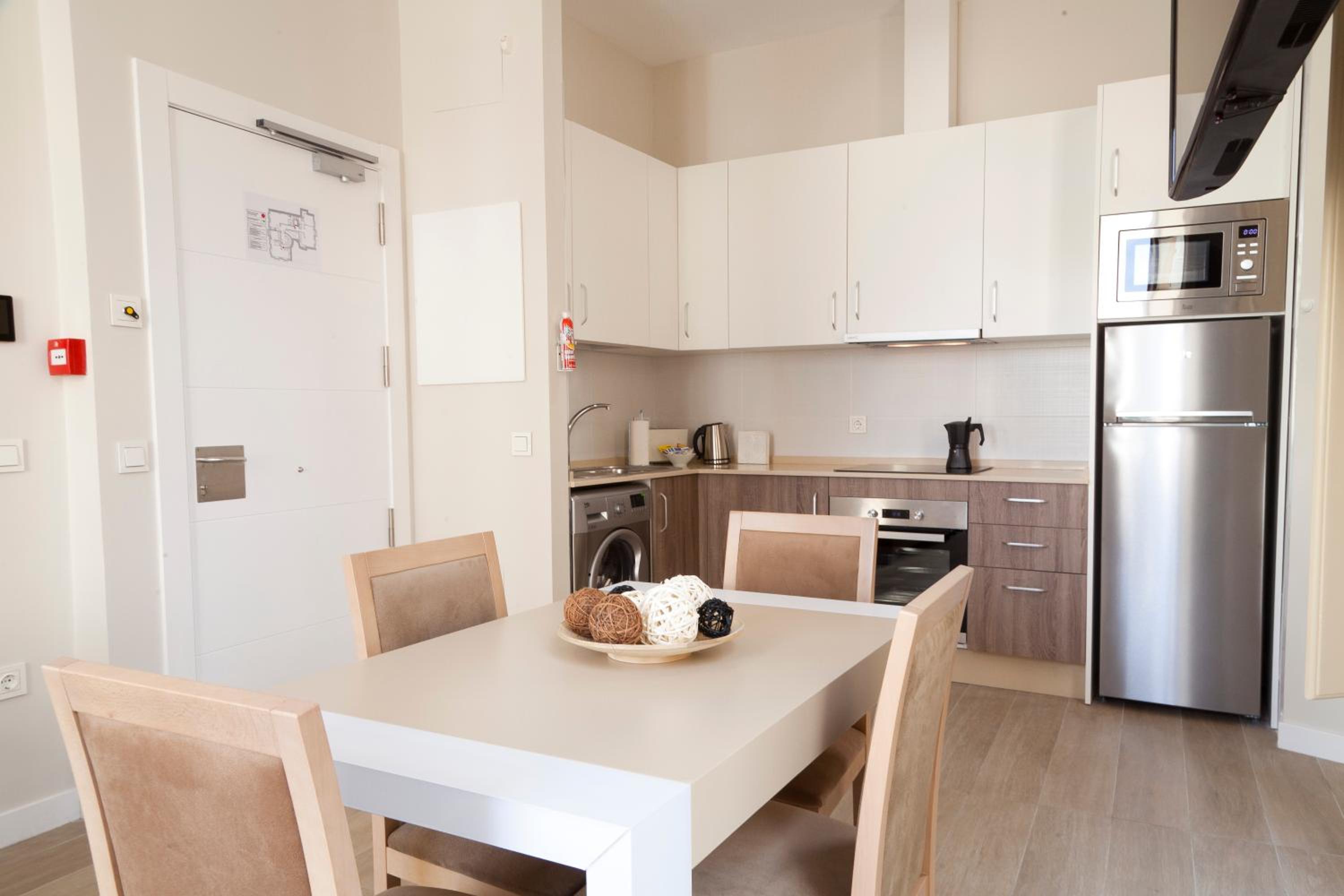 Apartamentos Pinar Málaga Centro - Carretería