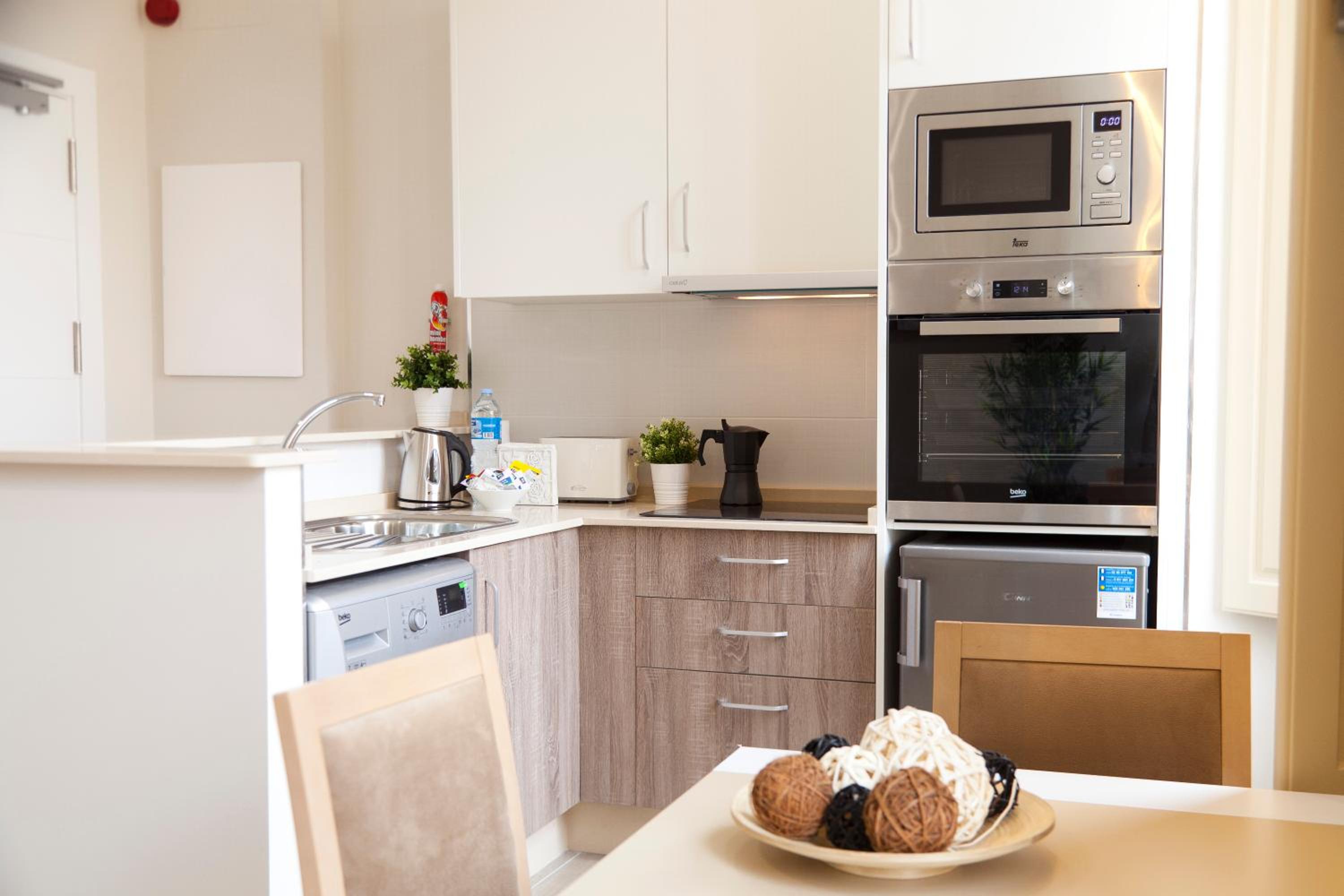 Apartamentos Pinar Málaga Centro - Carretería
