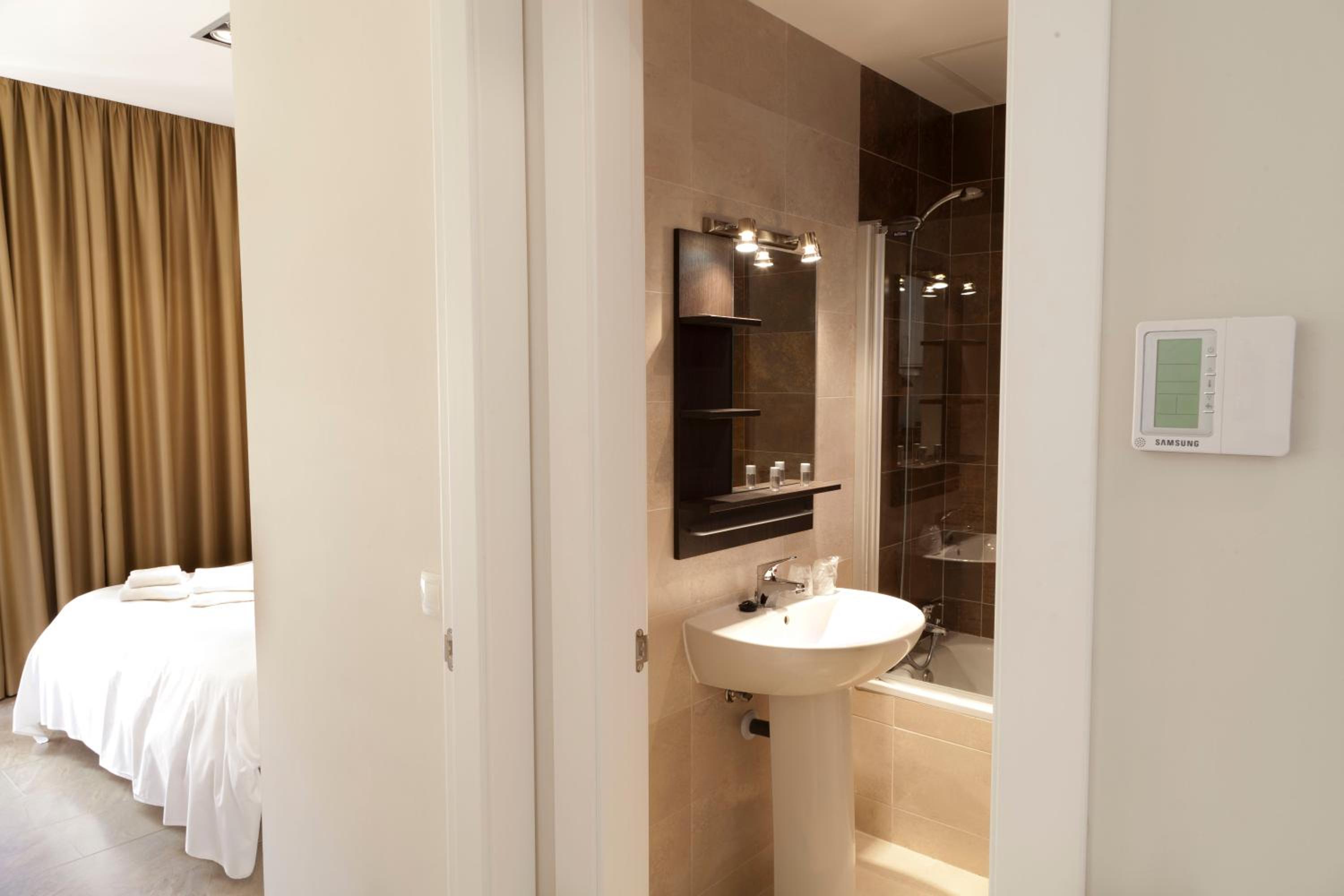 Apartamentos Pinar Málaga Centro - Carretería