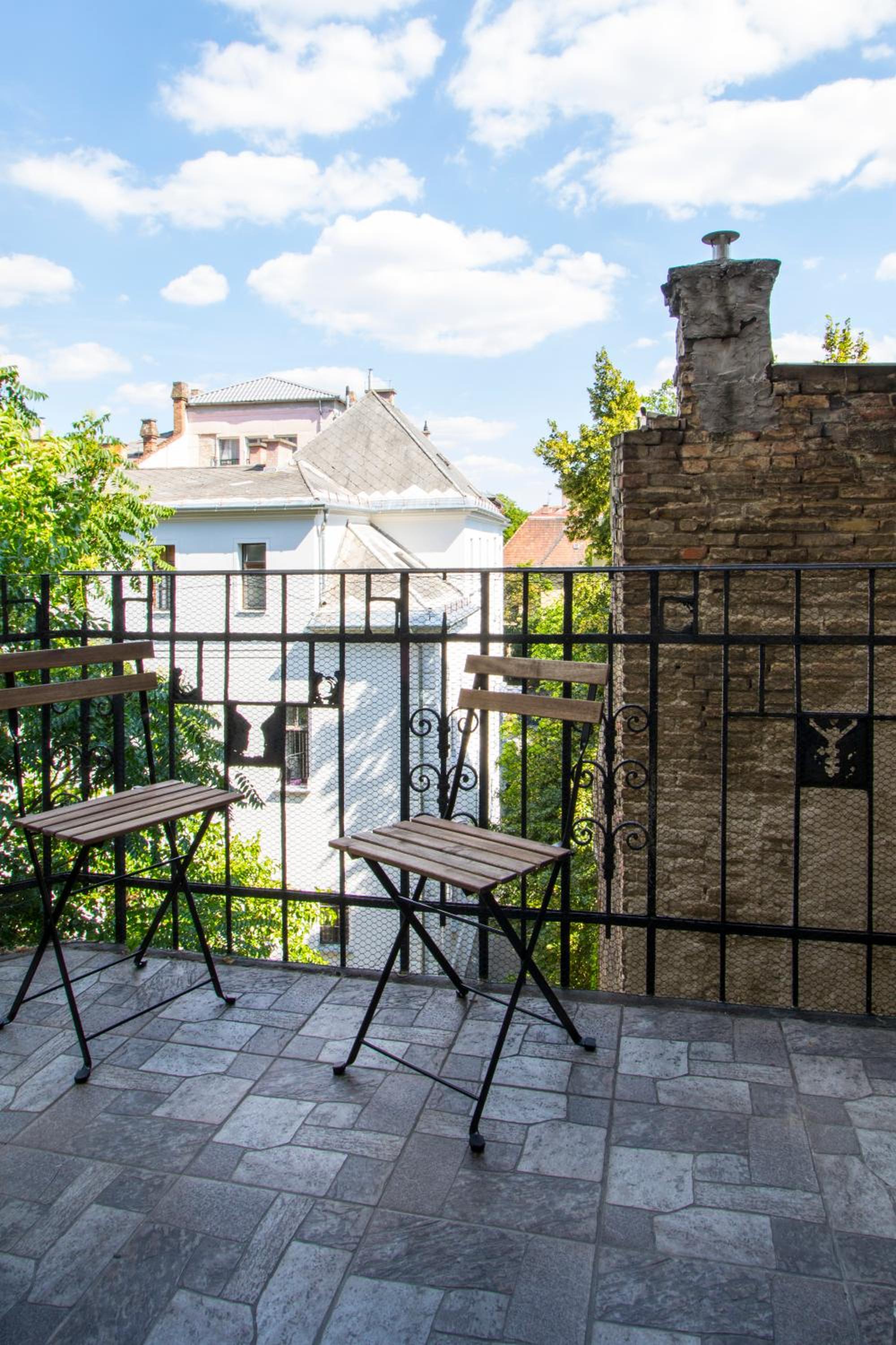 3 room apartment in the beautiful street
