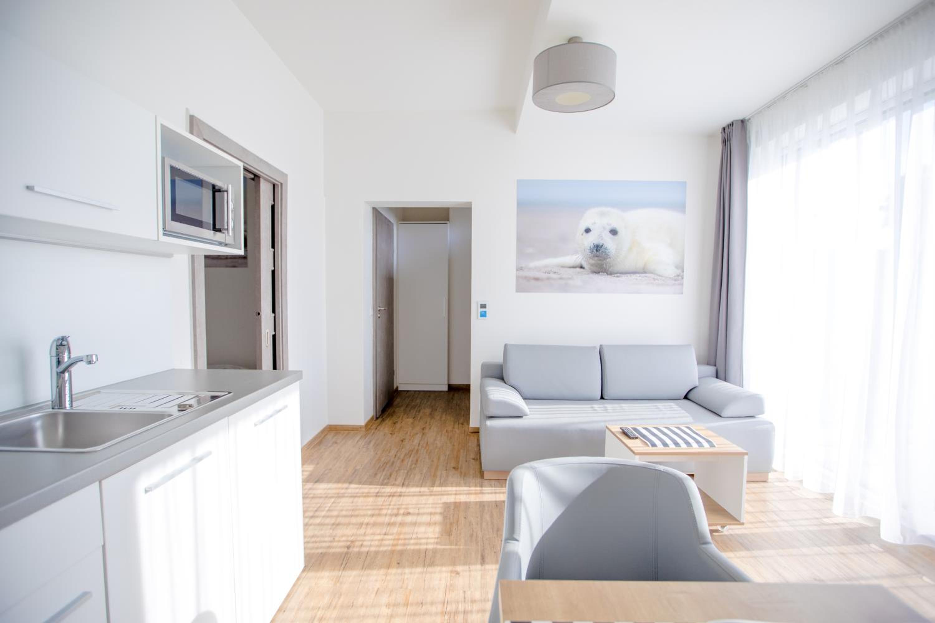 Apartamenty Villa Baltica Rewal - jacuzzi na dachu, wi-fi, parking w cenie