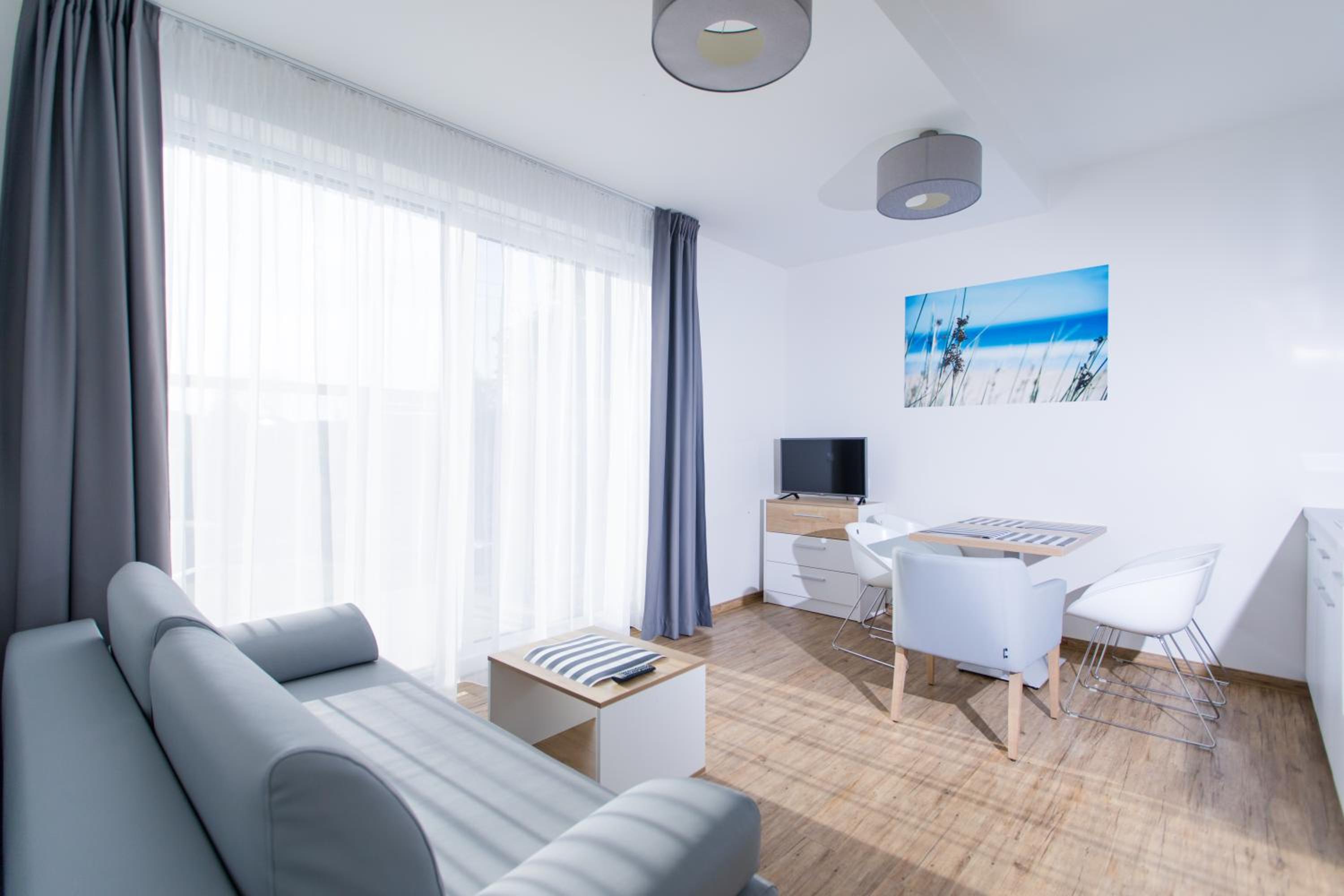 Apartamenty Villa Baltica Rewal - jacuzzi na dachu, wi-fi, parking w cenie