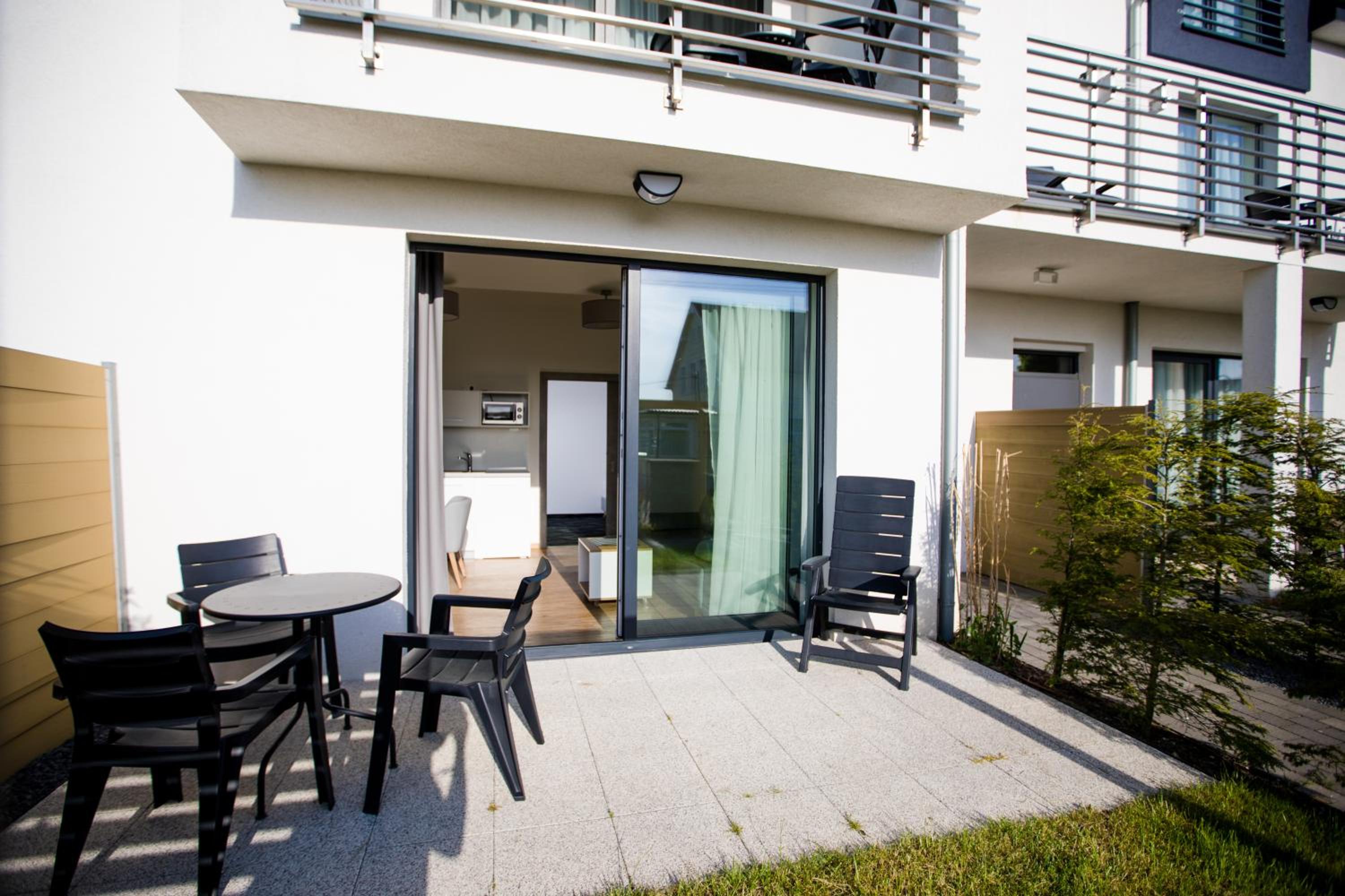 Apartamenty Villa Baltica Rewal - jacuzzi na dachu, wi-fi, parking w cenie