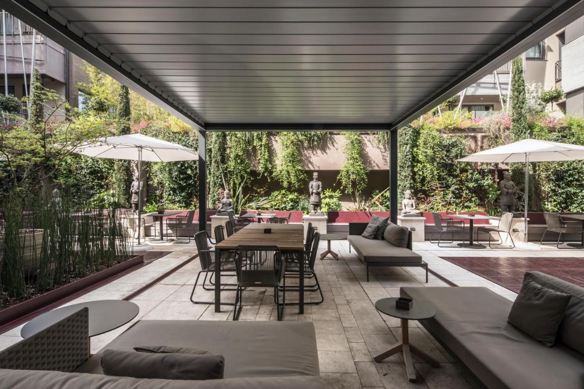 outdoor BBQ area