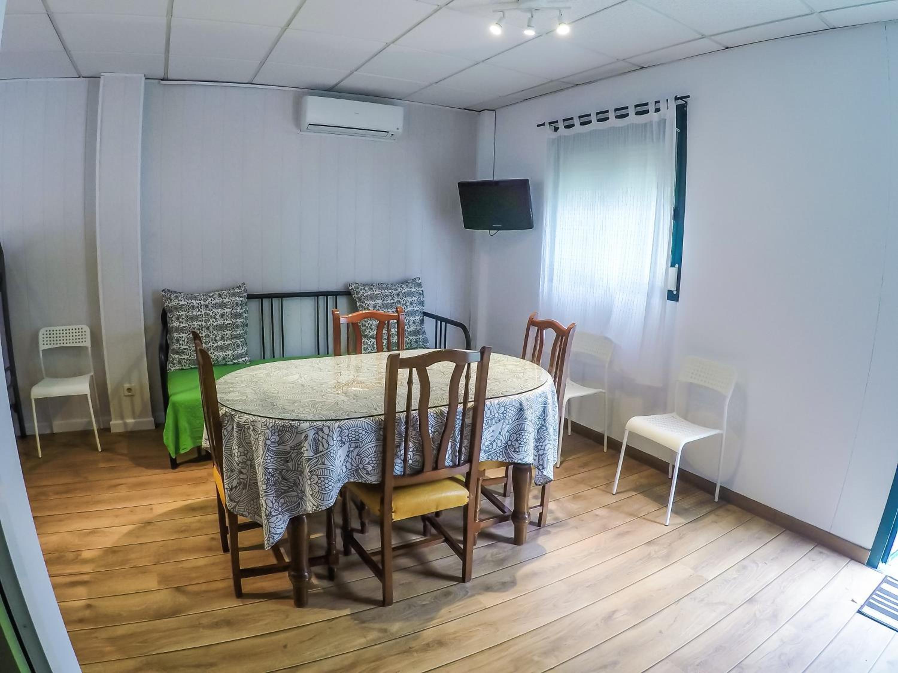 CENTRO DE OCIO ALÚA Bungalows Camping Rafting Benamejí